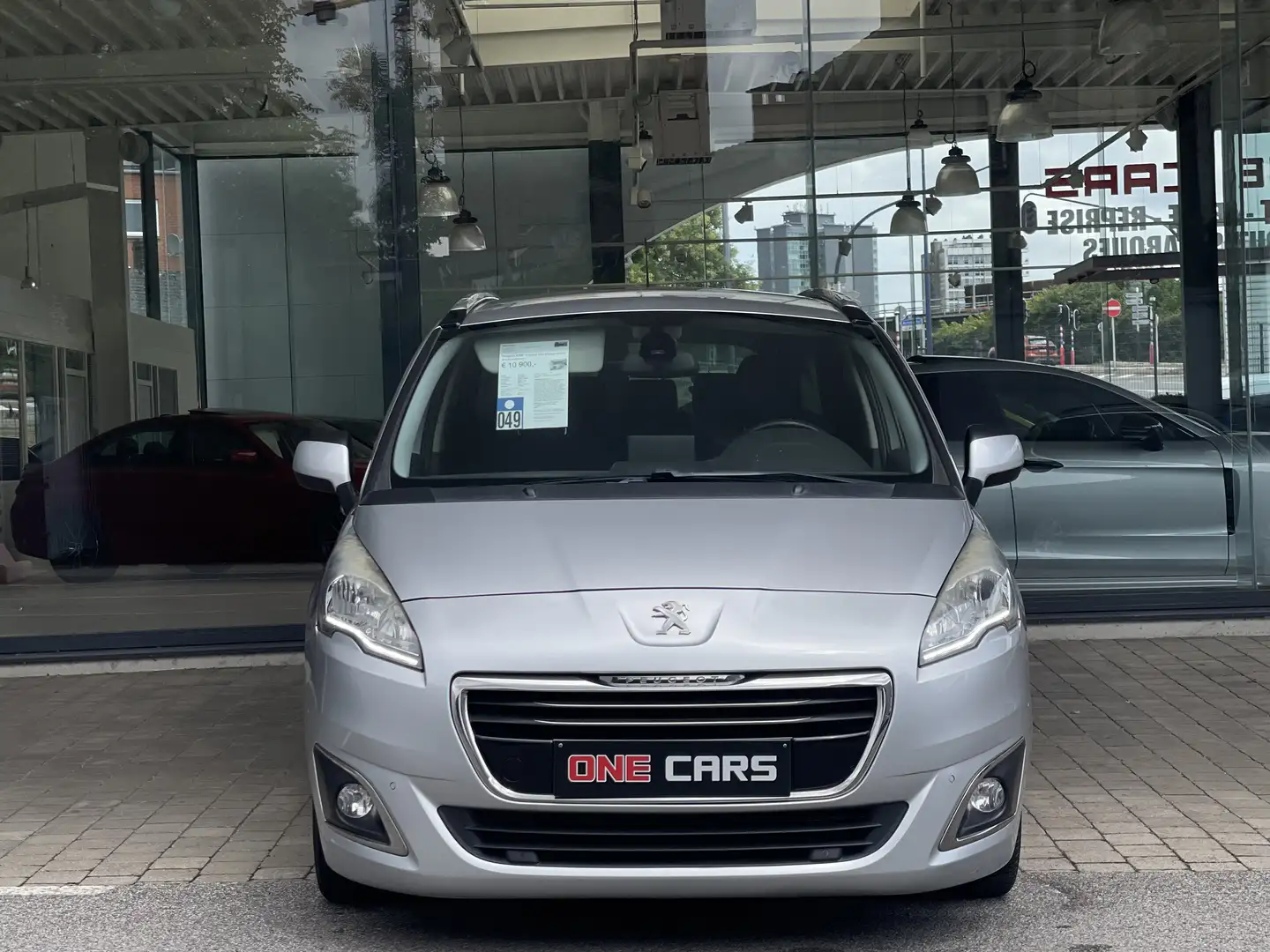 Peugeot 5008 1.6 HDi 115cv 7PLACES (EURO6) GPS-CLIM-GAR 1AN Gris - 2