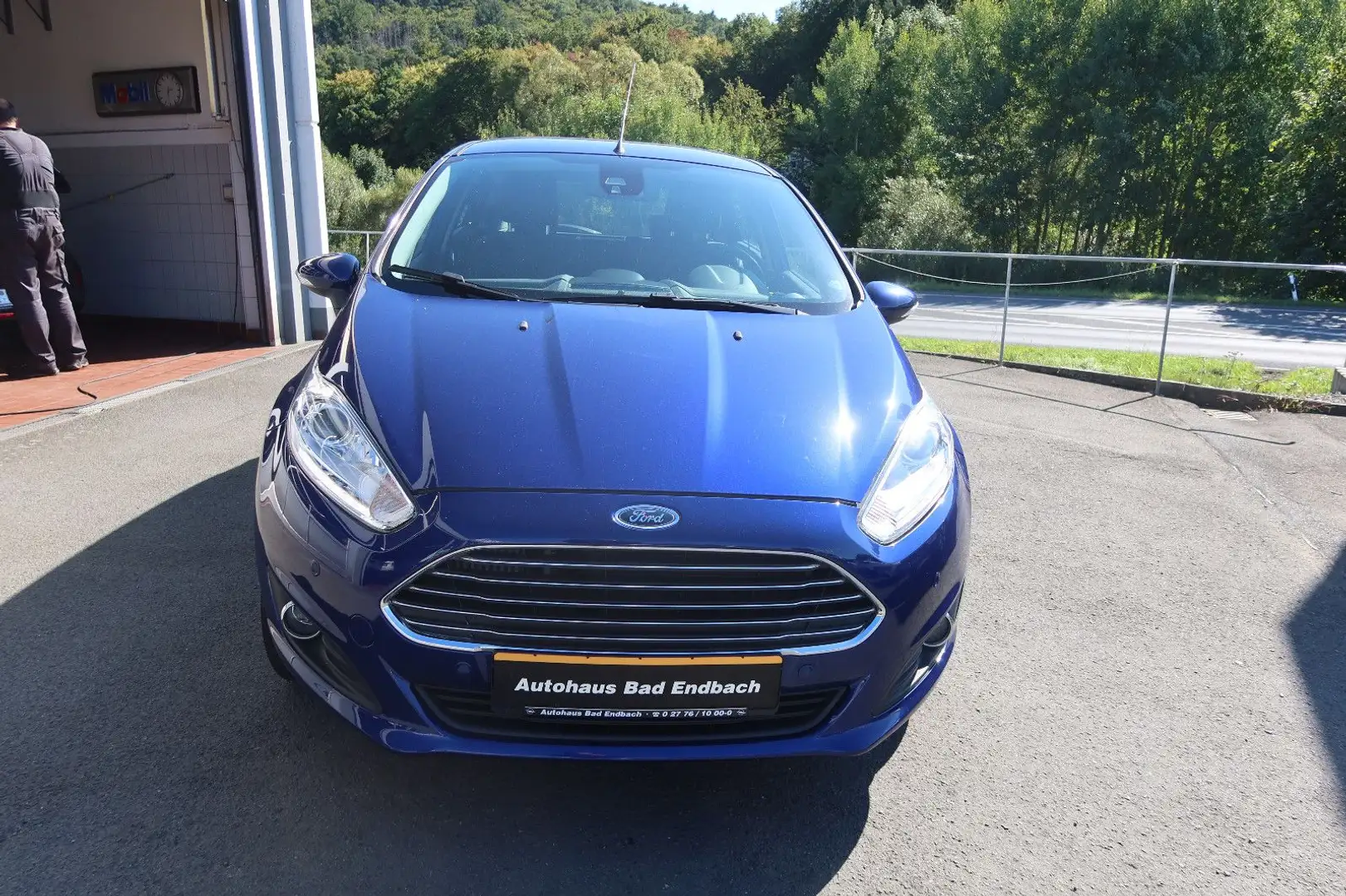 Ford Fiesta Titanium Blau - 2