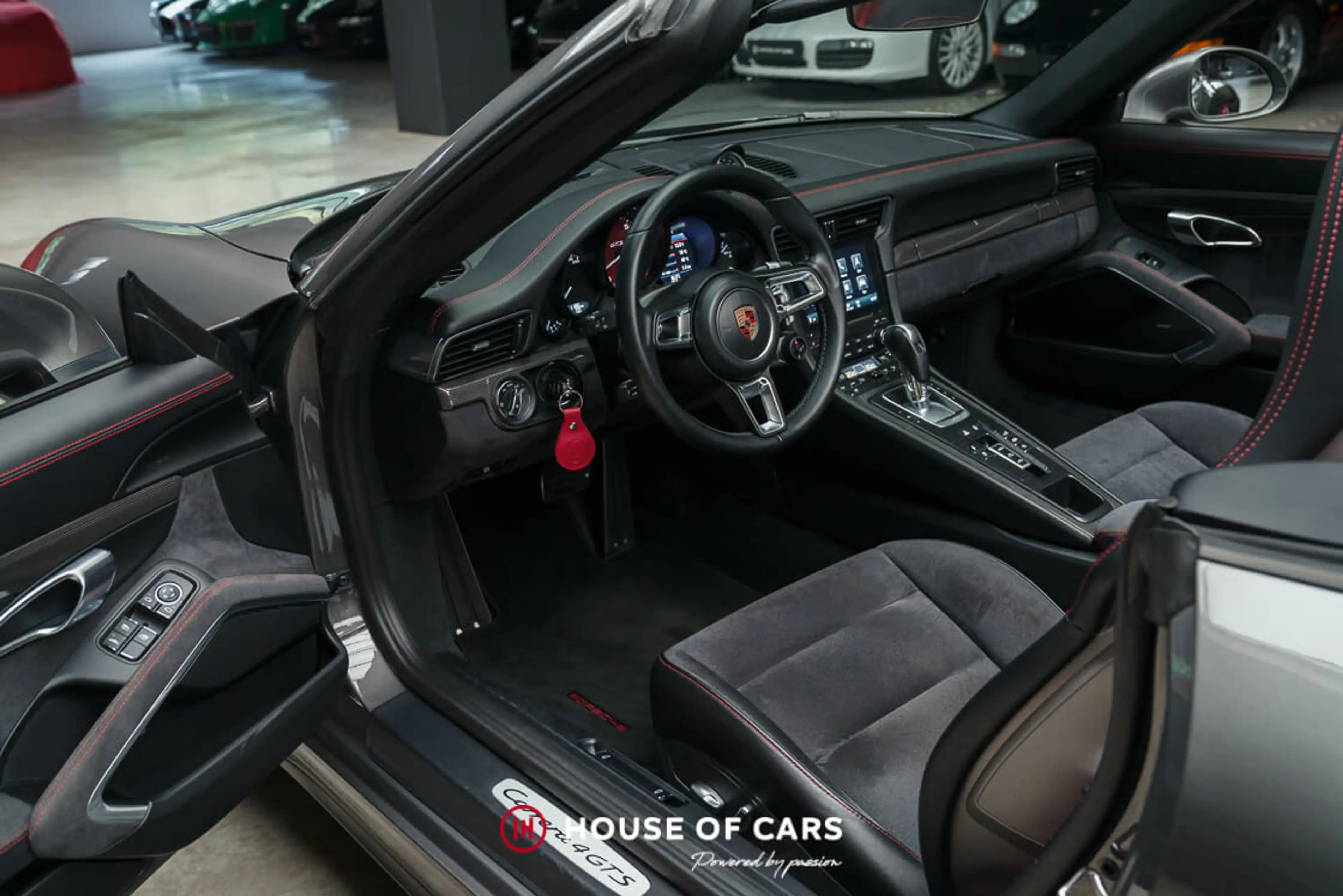 Porsche 991 .2 CARRERA 4 GTS CABRIOLET PDK AGATE GREY - PPF — photo 15