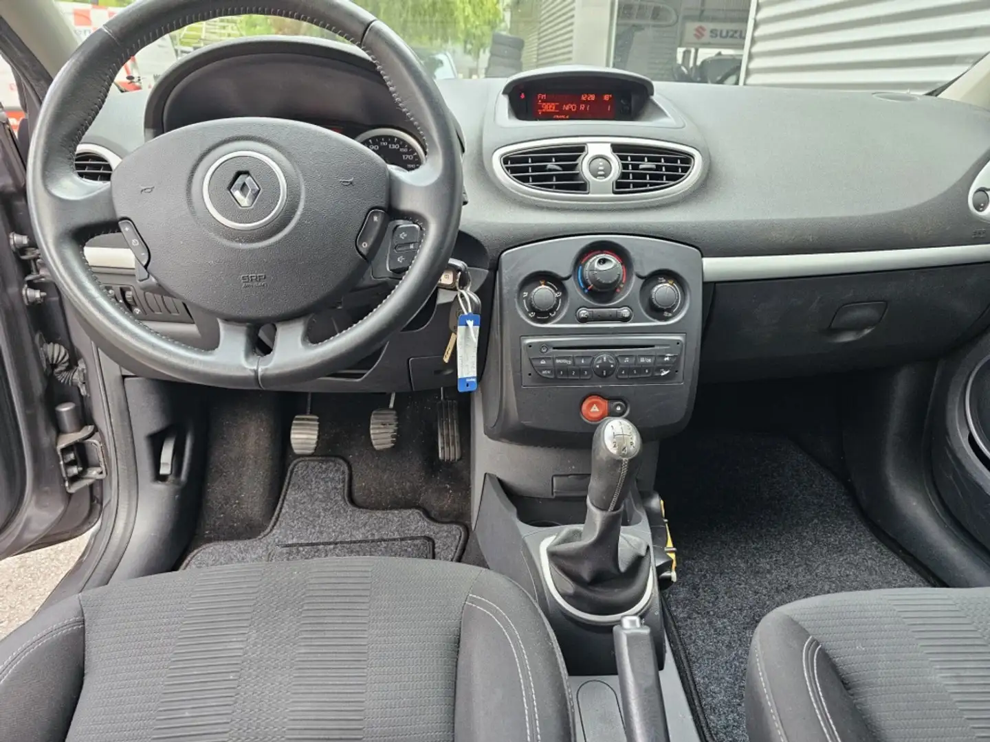 Renault Clio Estate 1.2 TCE Collection Gris - 2