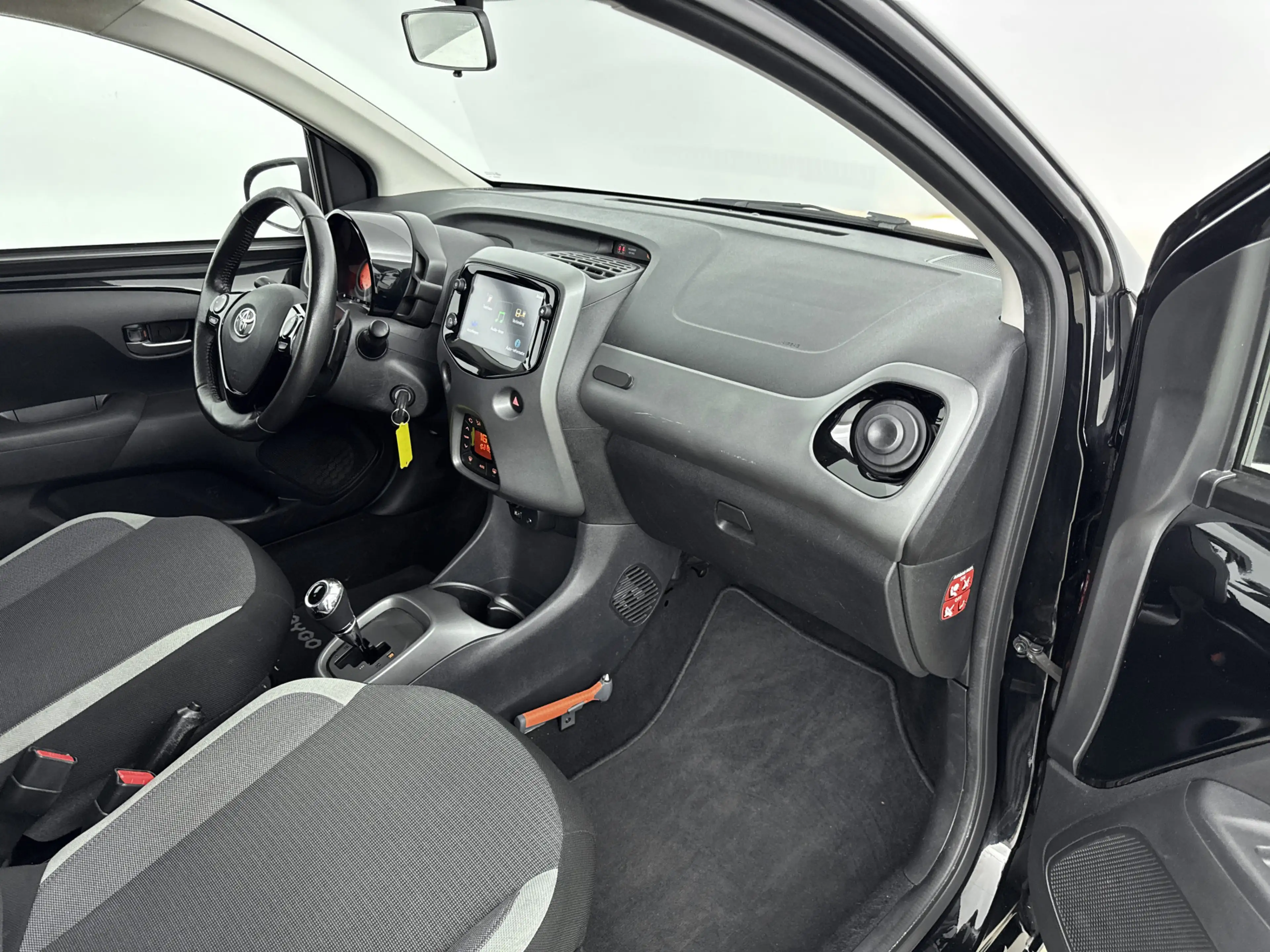 Toyota Aygo 1.0 VVT-i x-joy Automaat | Dealer onderhouden | Cl — photo 6