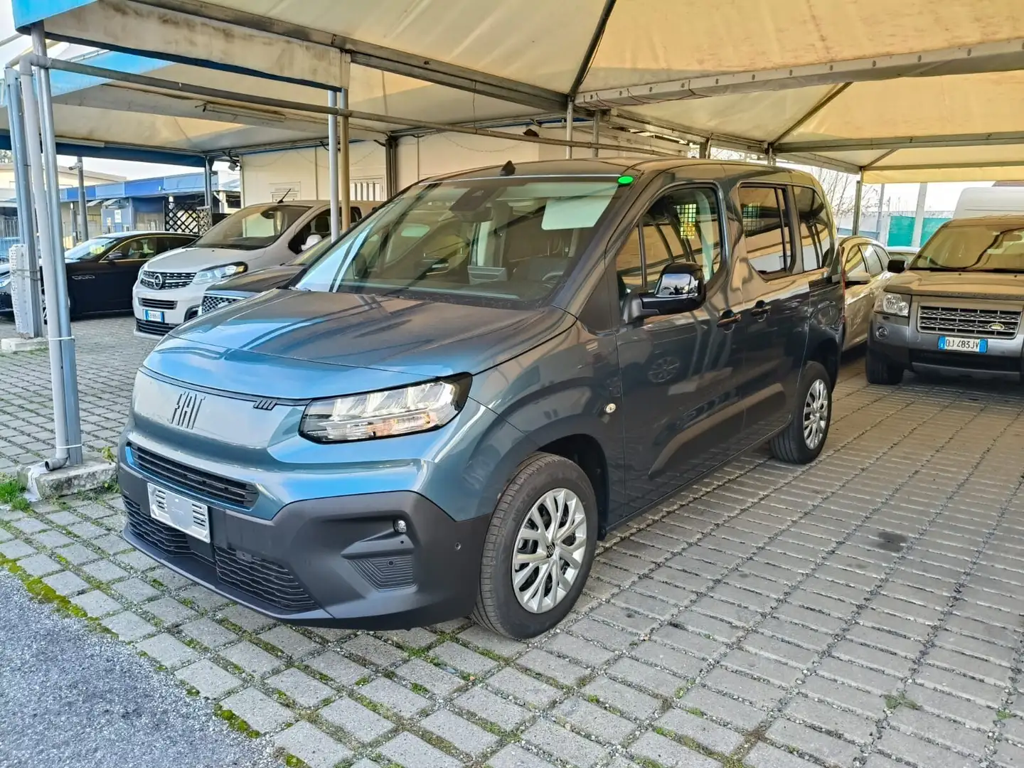 Fiat Doblo Doblò 1.5 BlueHdi 100CV Combi N1 Grün - 1