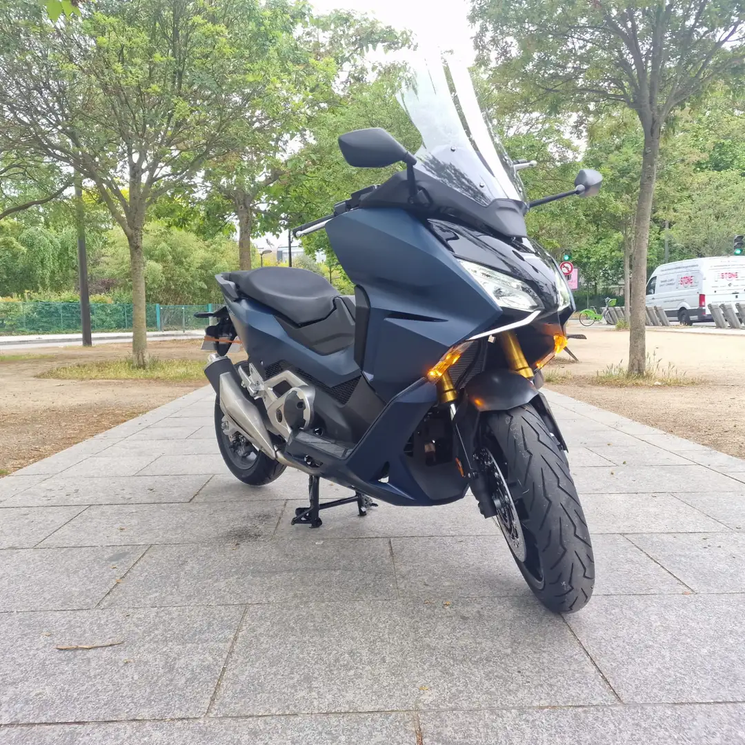 Honda Forza 750 Blue - 1