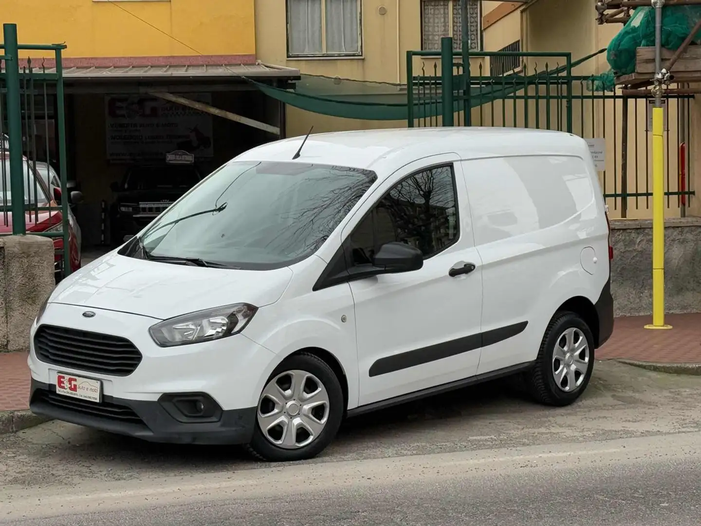 Ford Transit Courier 1.5 TDCi 75CV Van Trend NESSUN VINCOLO Blanc - 2