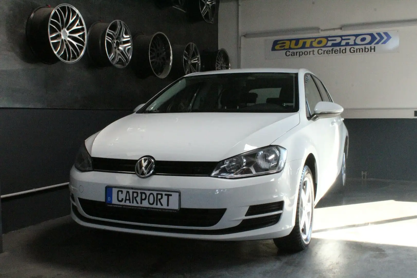 Volkswagen Golf VII Lim. Trendline BMT Weiß - 2