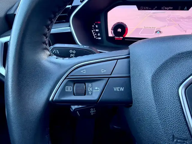 Audi Q3 view 17
