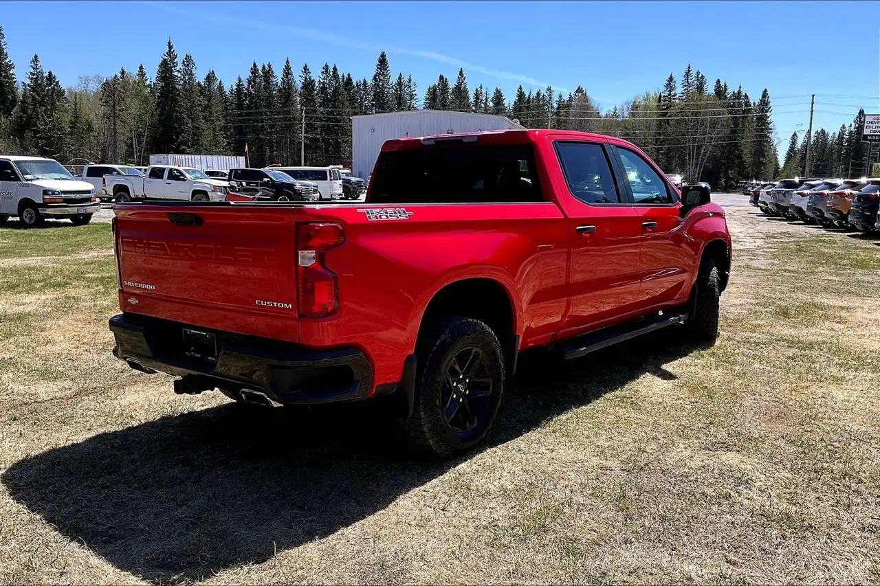 Chevrolet Silverado 1500 снимка Chevrolet Silverado 1500