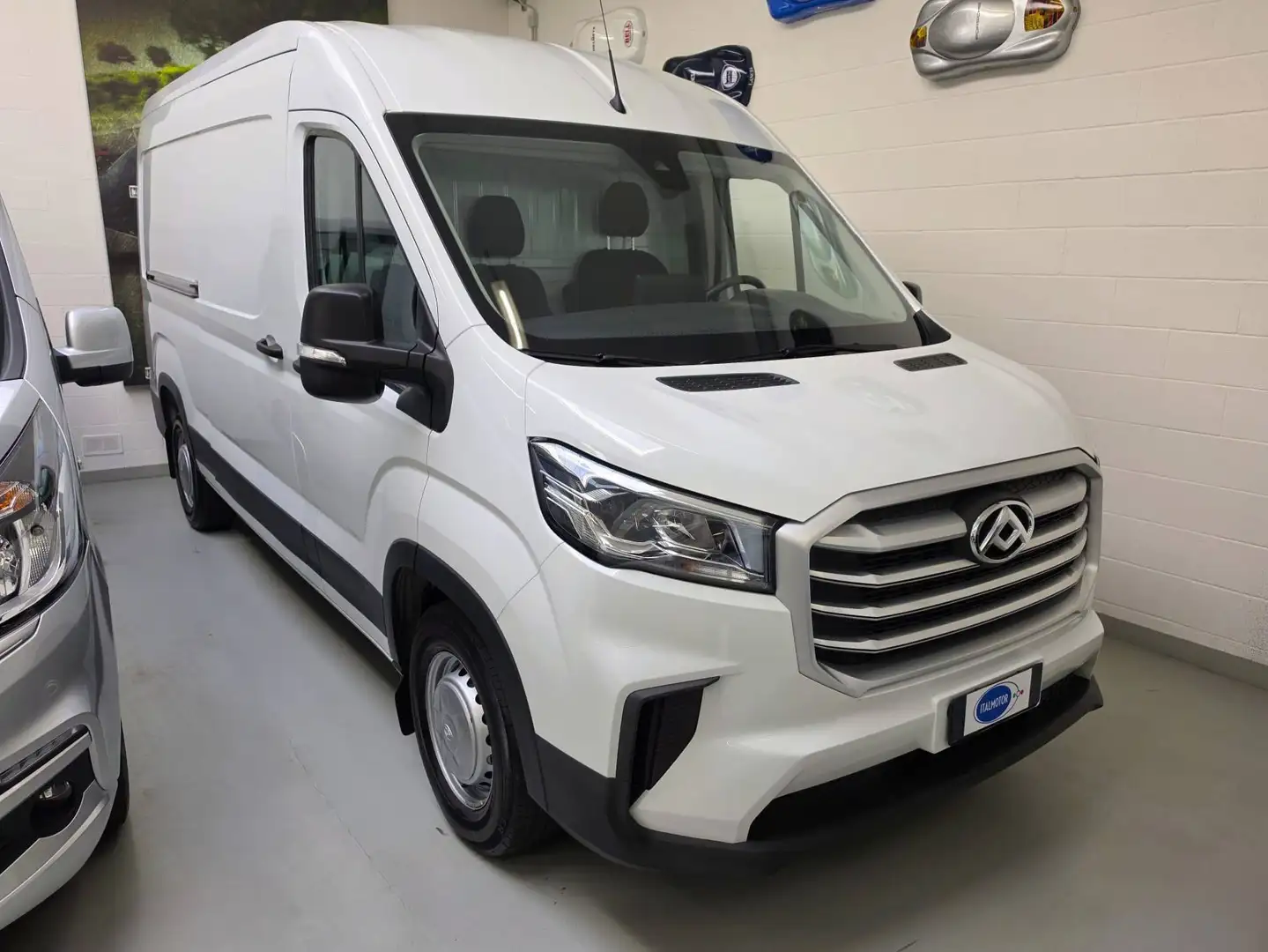 Maxus Deliver 9 SENZA VINCOLO DI FINANZIAMENTO Deliver 9 2.0 crdi 150cv L3H2 fwd Weiß - 1