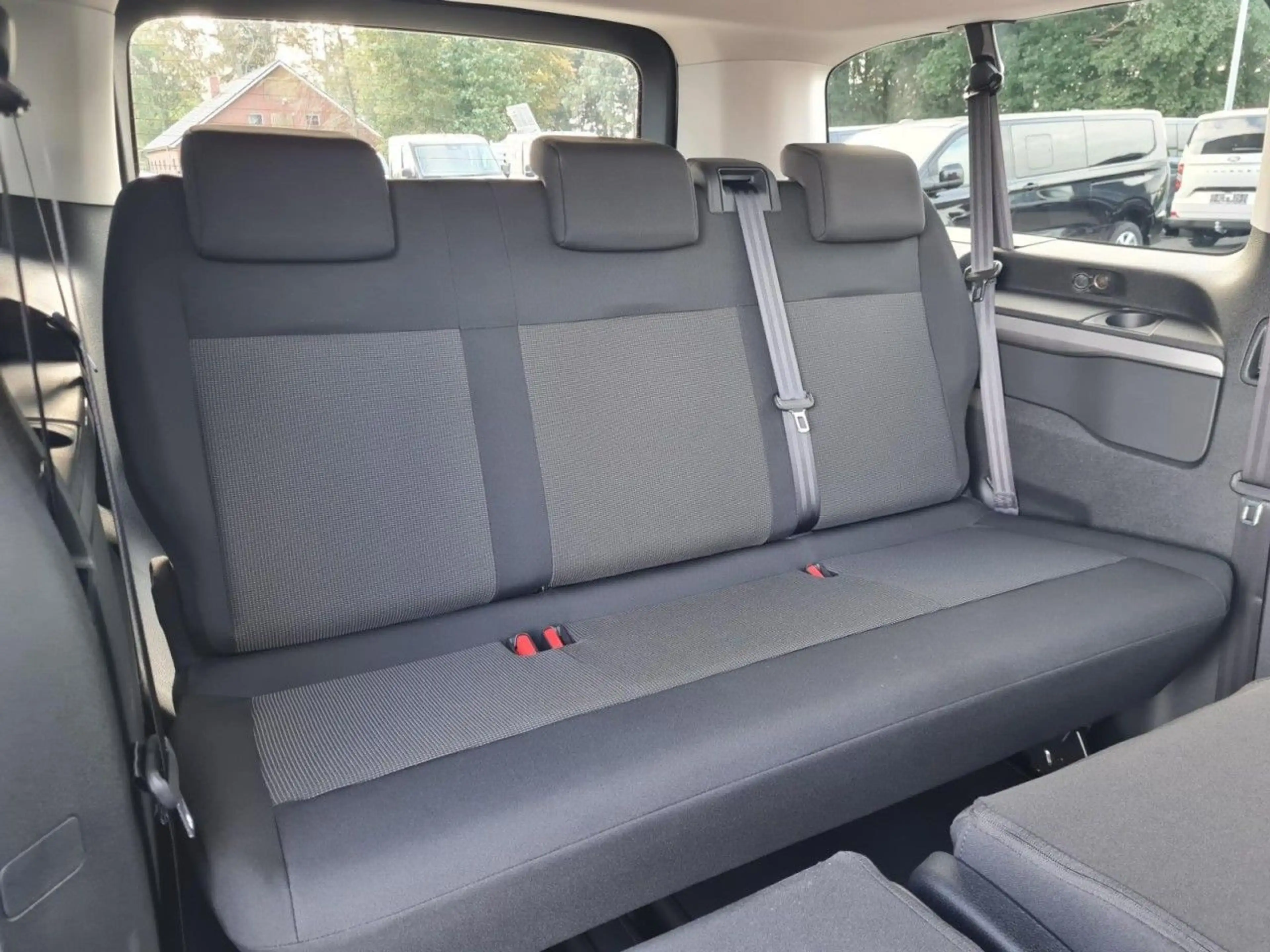 Opel Vivaro 2.2 Kombi XL (L3) 9 Sitze KAMERA TEMPOMAT — photo 8