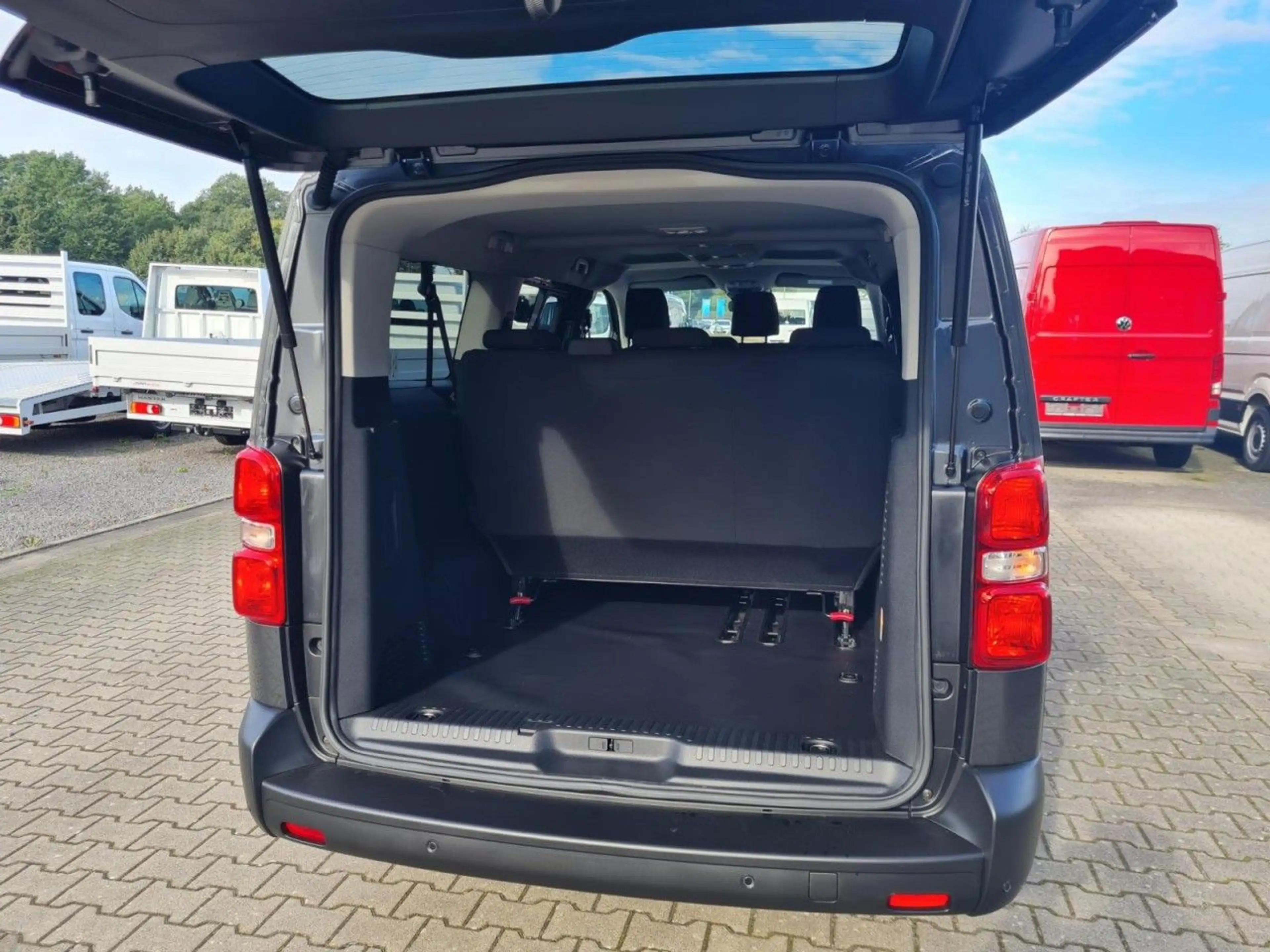 Opel Vivaro 2.2 Kombi XL (L3) 9 Sitze KAMERA TEMPOMAT — photo 30
