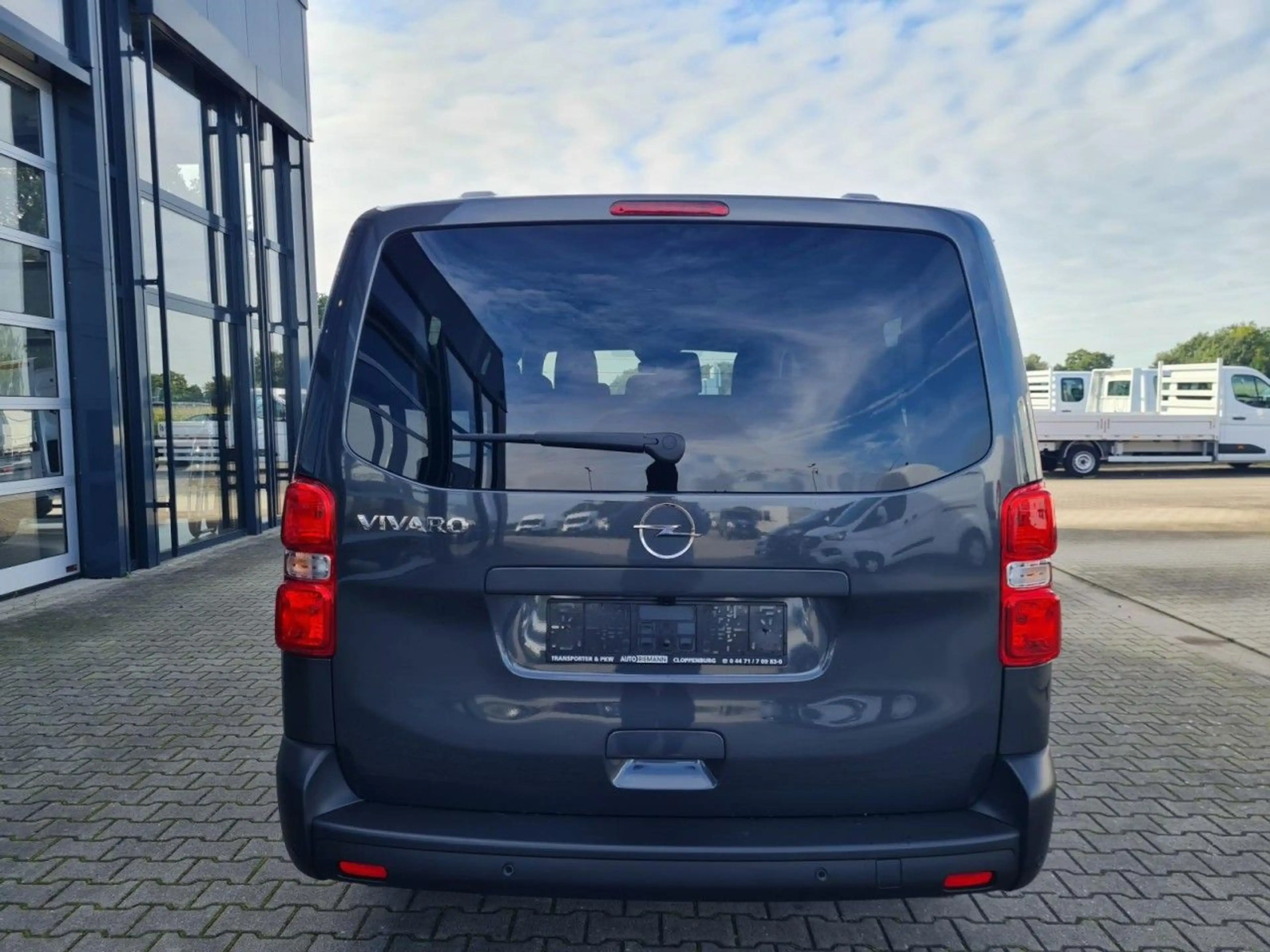 Opel Vivaro 2.2 Kombi XL (L3) 9 Sitze KAMERA TEMPOMAT — photo 10