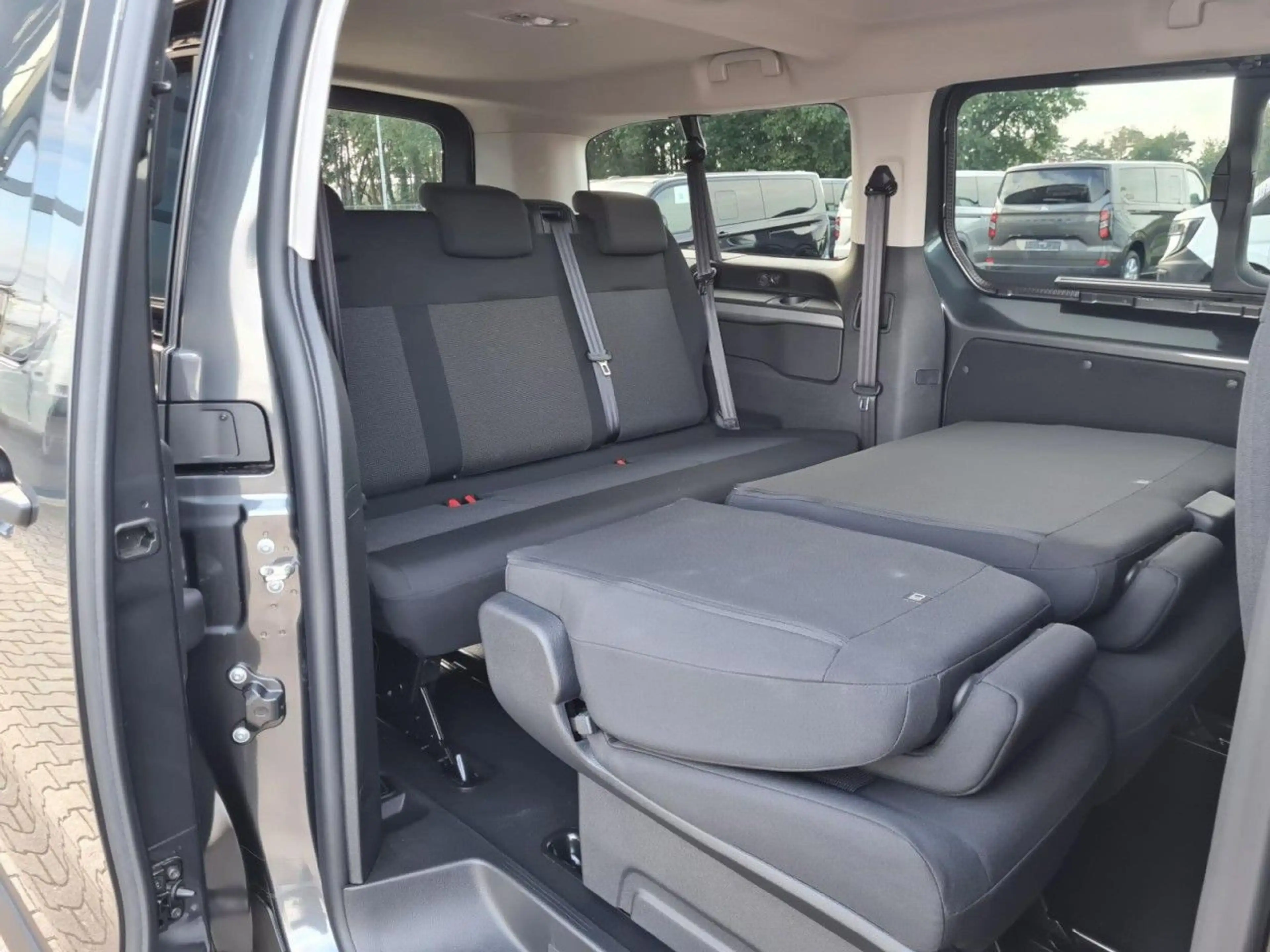Opel Vivaro 2.2 Kombi XL (L3) 9 Sitze KAMERA TEMPOMAT — photo 23