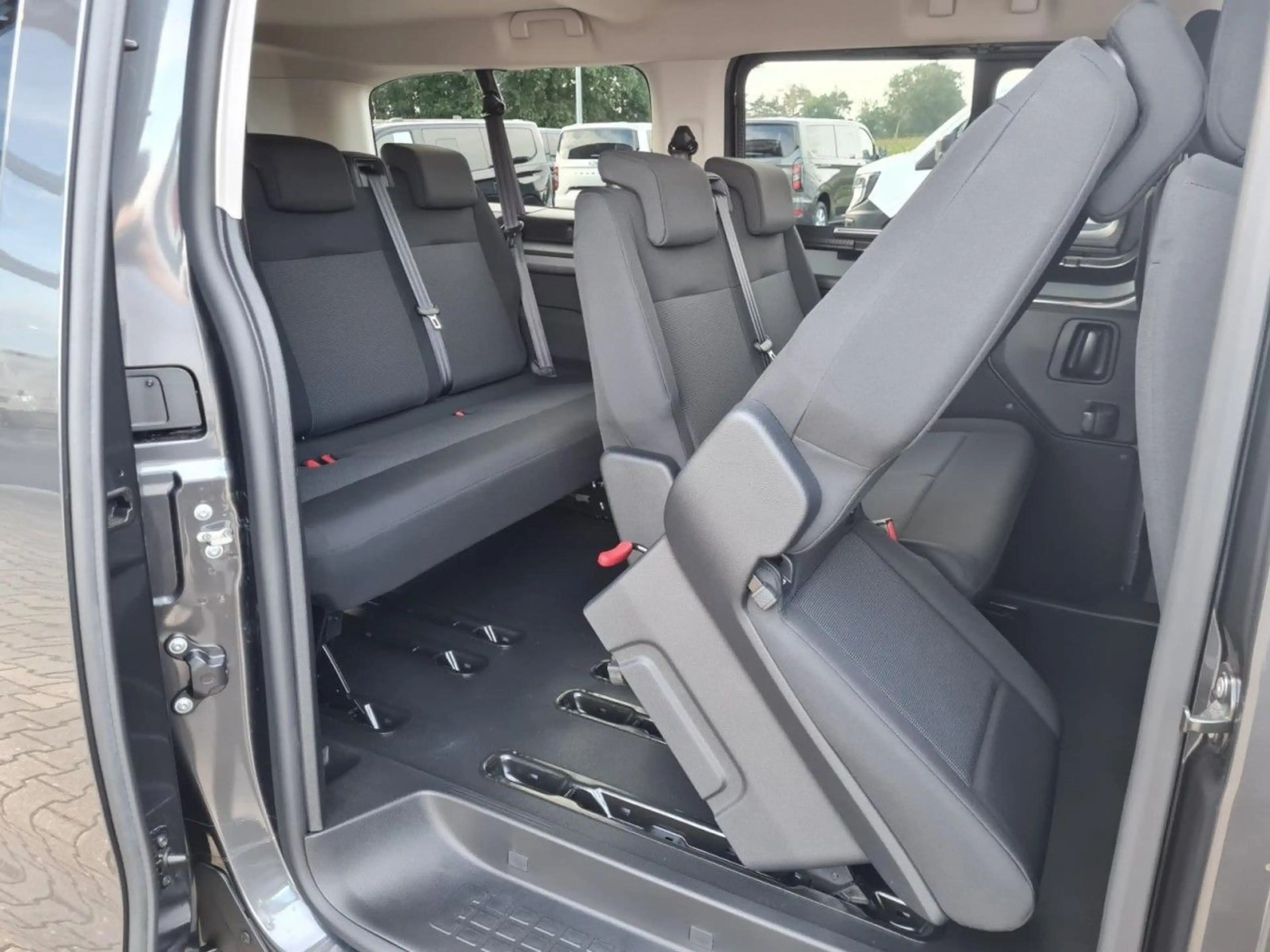 Opel Vivaro 2.2 Kombi XL (L3) 9 Sitze KAMERA TEMPOMAT — photo 7