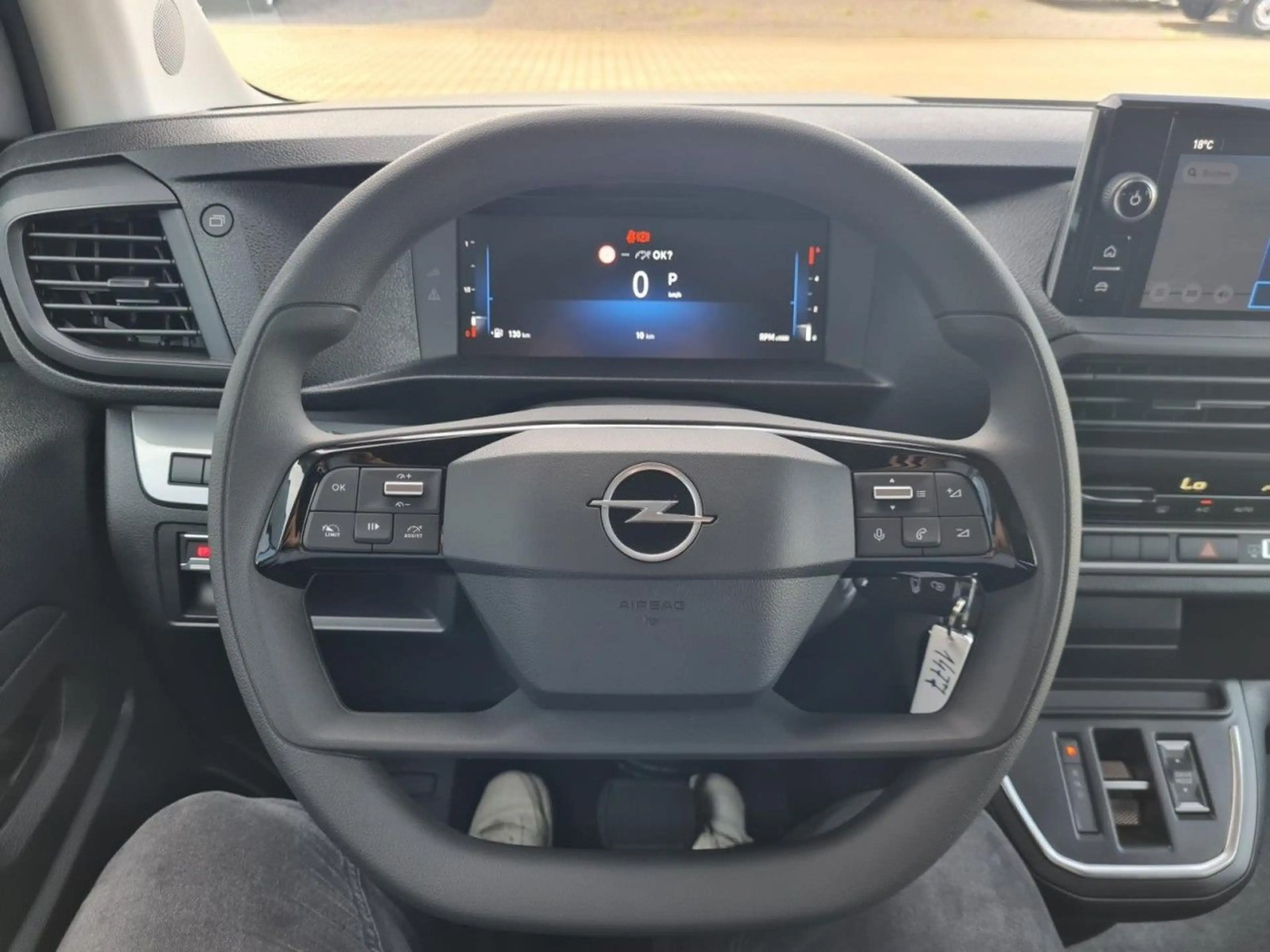 Opel Vivaro 2.2 Kombi XL (L3) 9 Sitze KAMERA TEMPOMAT — photo 14