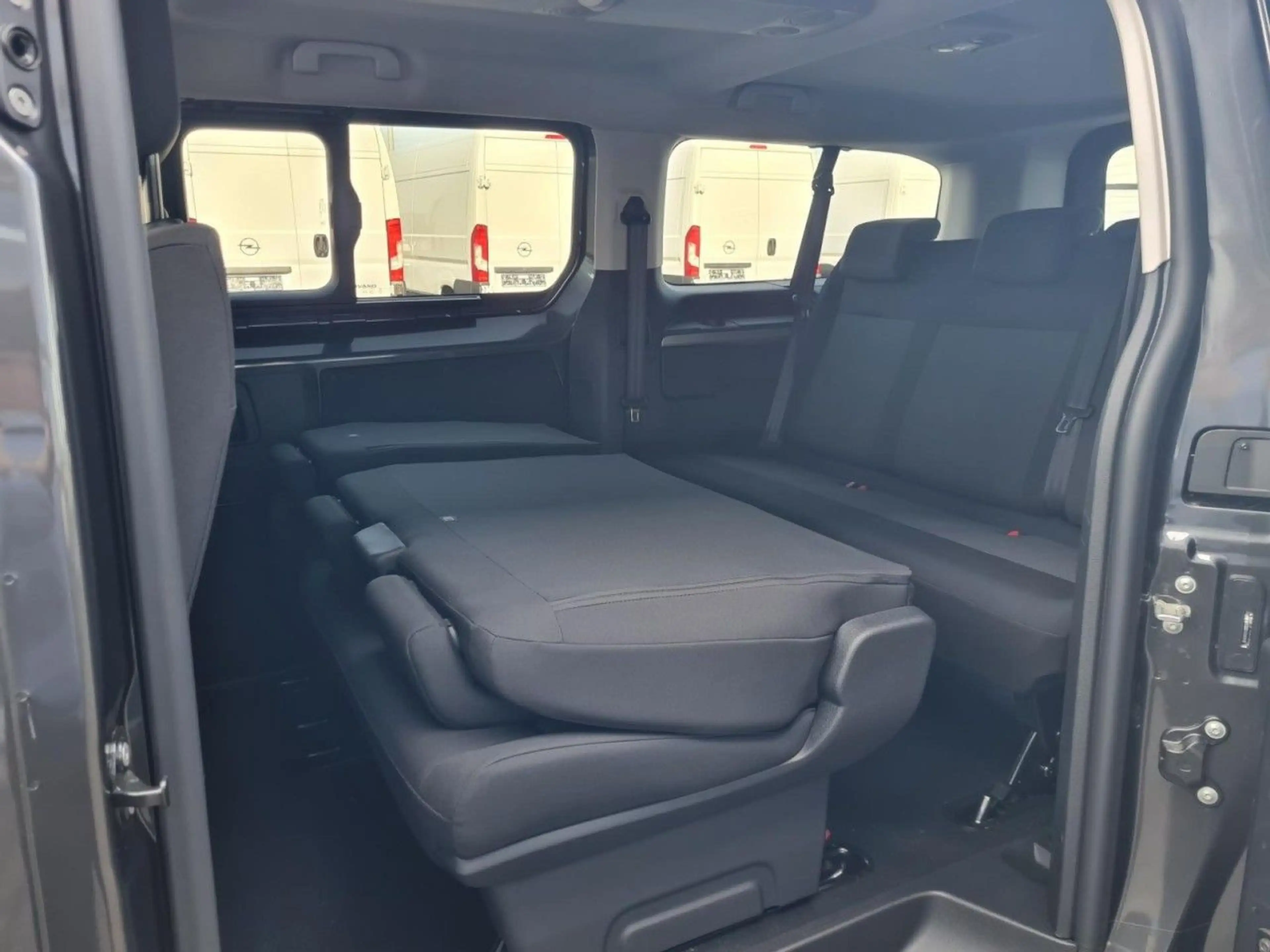 Opel Vivaro 2.2 Kombi XL (L3) 9 Sitze KAMERA TEMPOMAT — photo 25