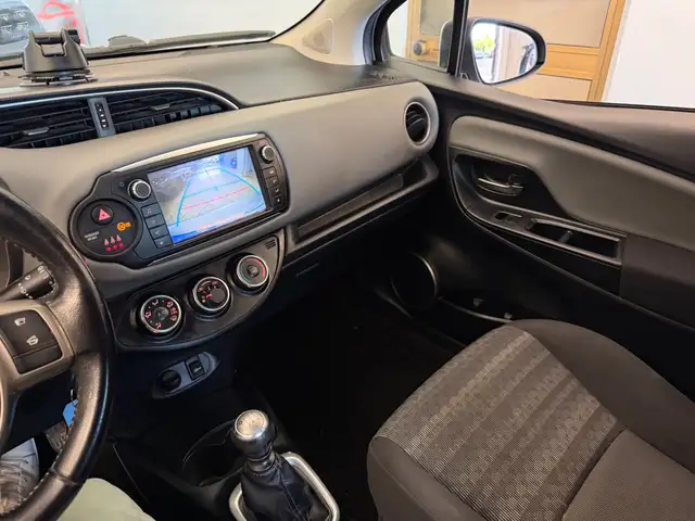 Toyota Yaris view 5