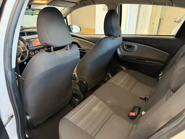 Toyota Yaris view 11