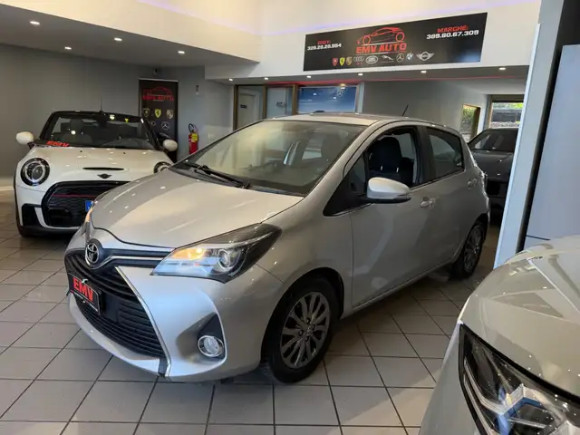 Toyota Yaris view 3