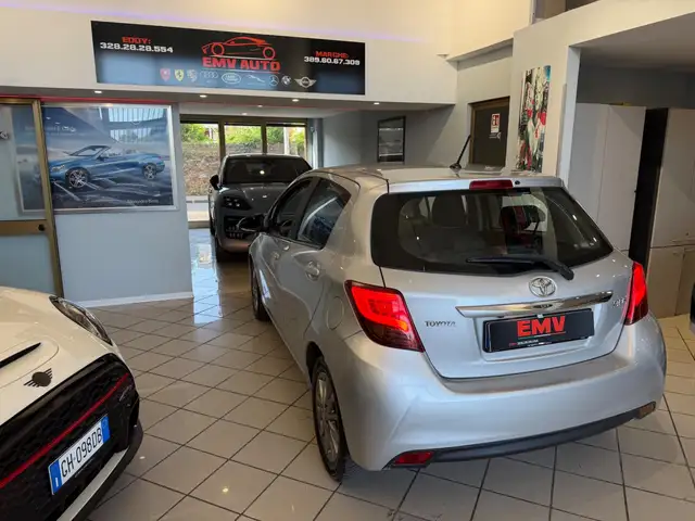 Toyota Yaris view 12