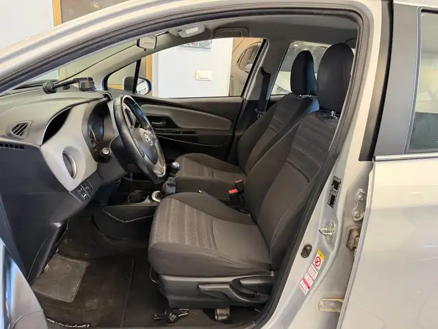 Toyota Yaris view 6