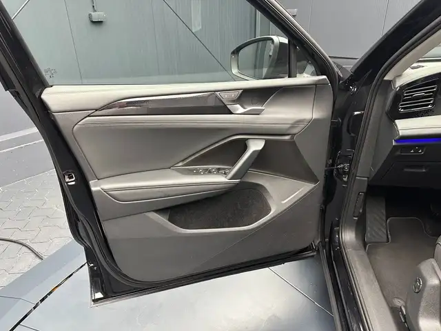 Volkswagen Tiguan view 13