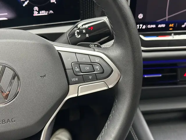 Volkswagen Tiguan view 18