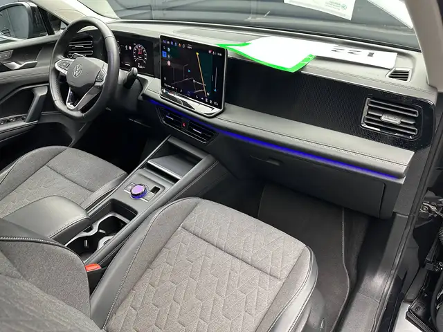 Volkswagen Tiguan view 11
