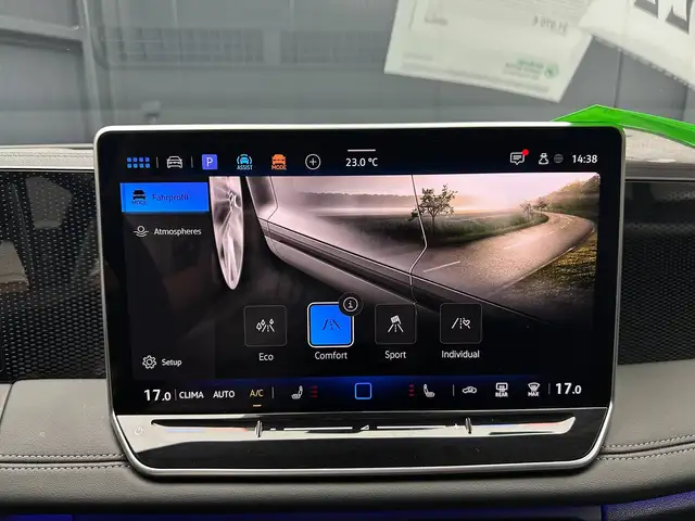 Volkswagen Tiguan view 22