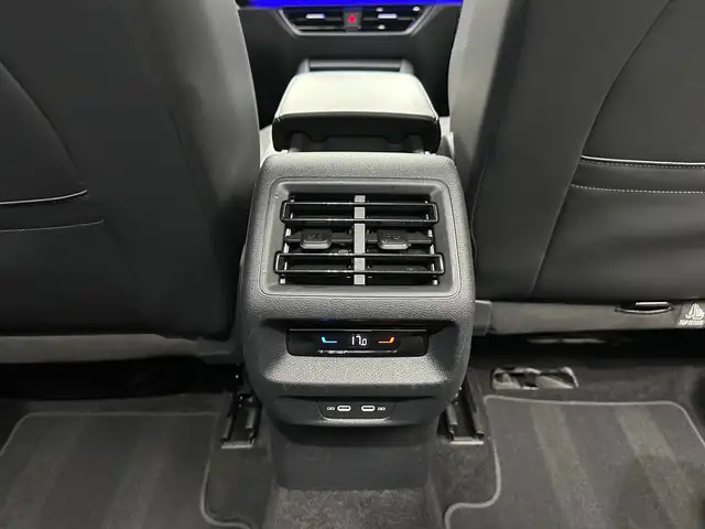 Volkswagen Tiguan view 29