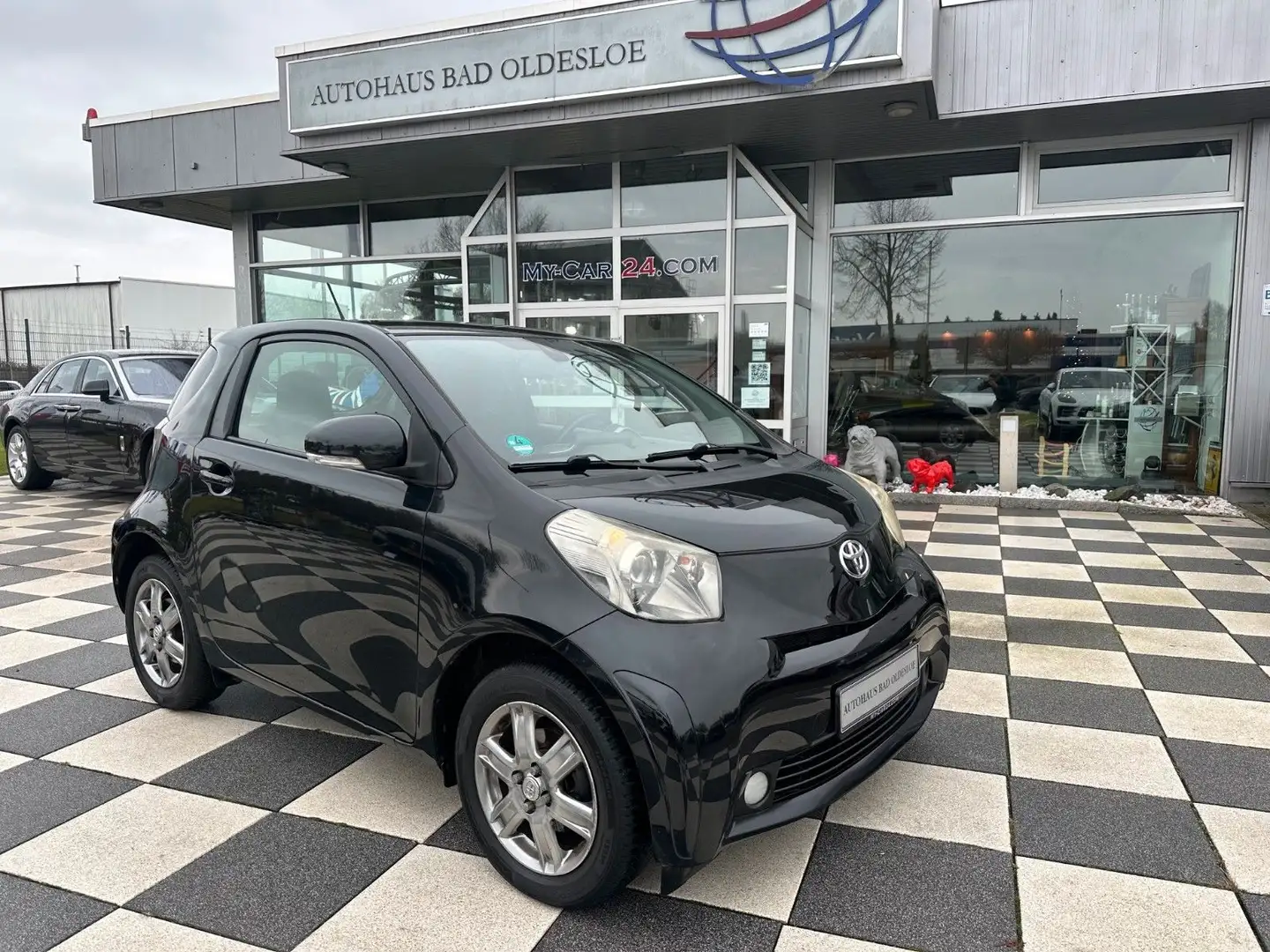 Toyota iQ iQ +Klima,4 Sitzer,Ganzjahresreifen Schwarz - 1