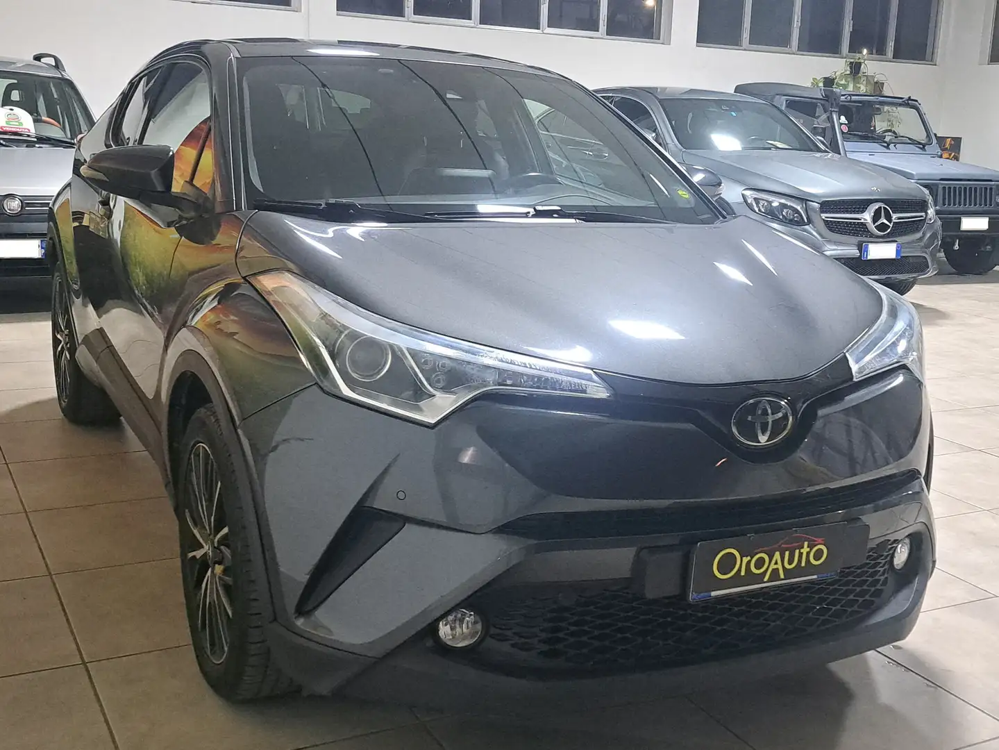 Toyota C-HR 1.2t 4wd Automatica-Pelle-Cruise-Uniproprietario Gris - 2