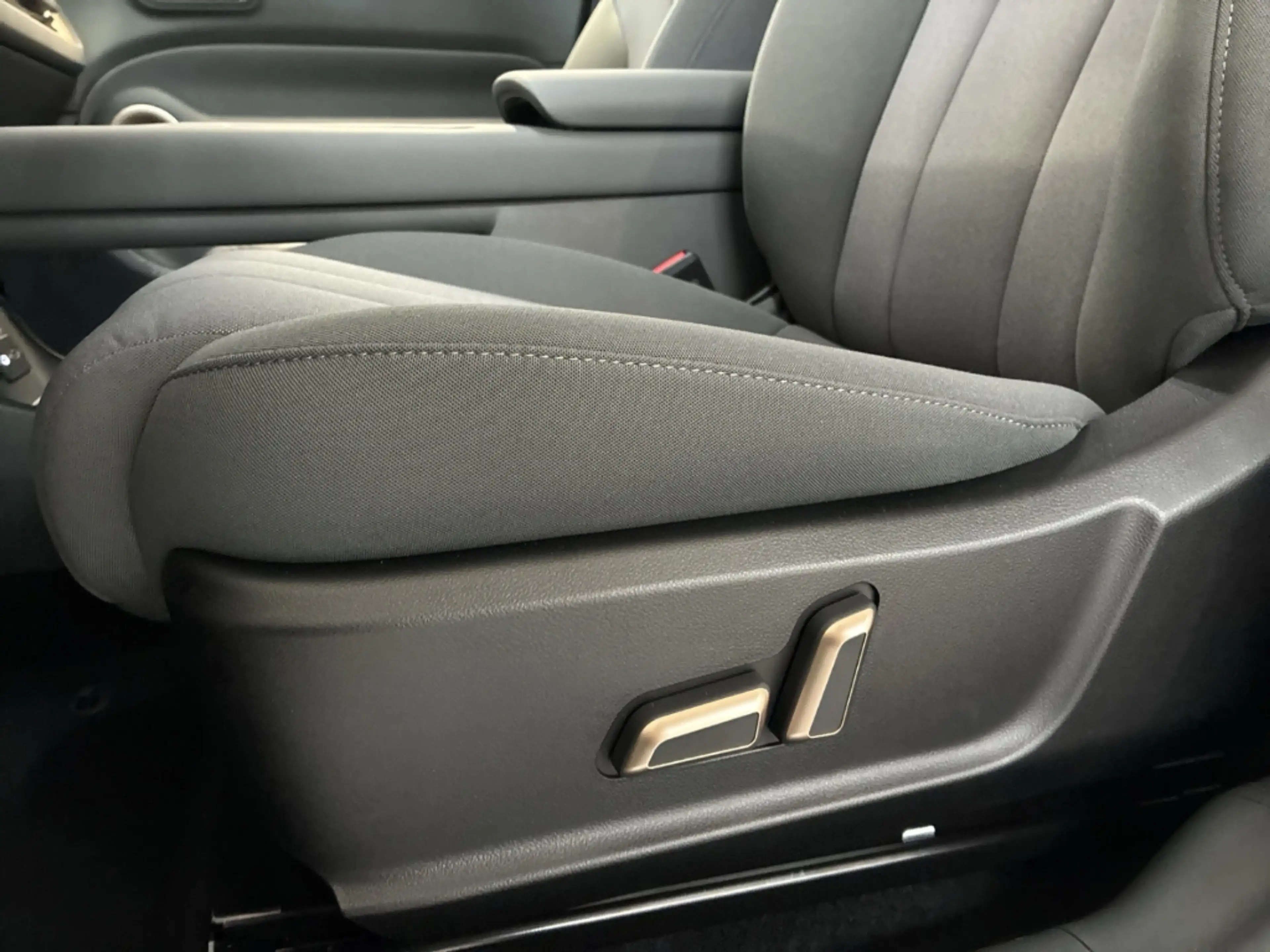 GWM 1.5 Premium Hybrid PDC 360°ACC Navi el.Sitz SHZ Kl — photo 9