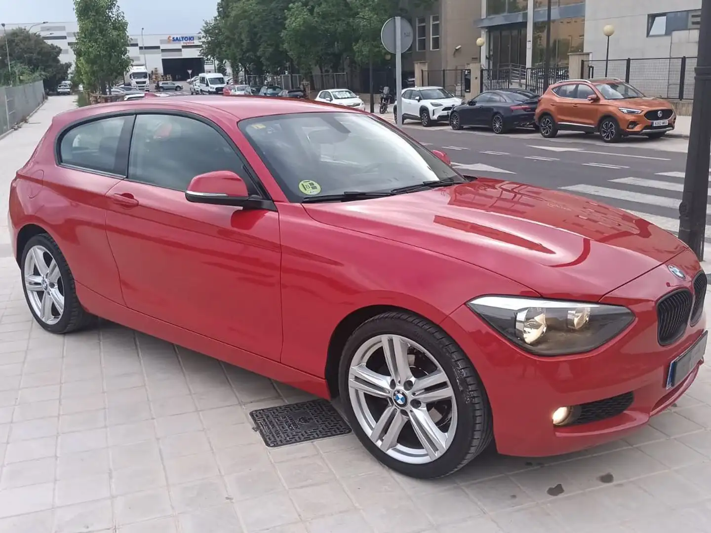 BMW 116 116d Sport Sport Rojo - 1