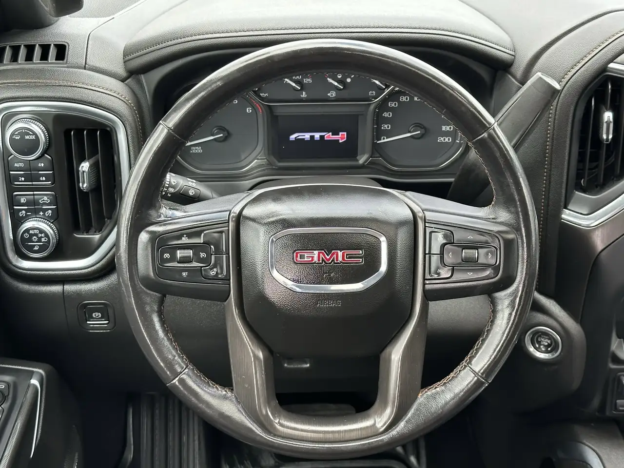 GMC Sierra 1500 photo GMC Sierra 1500