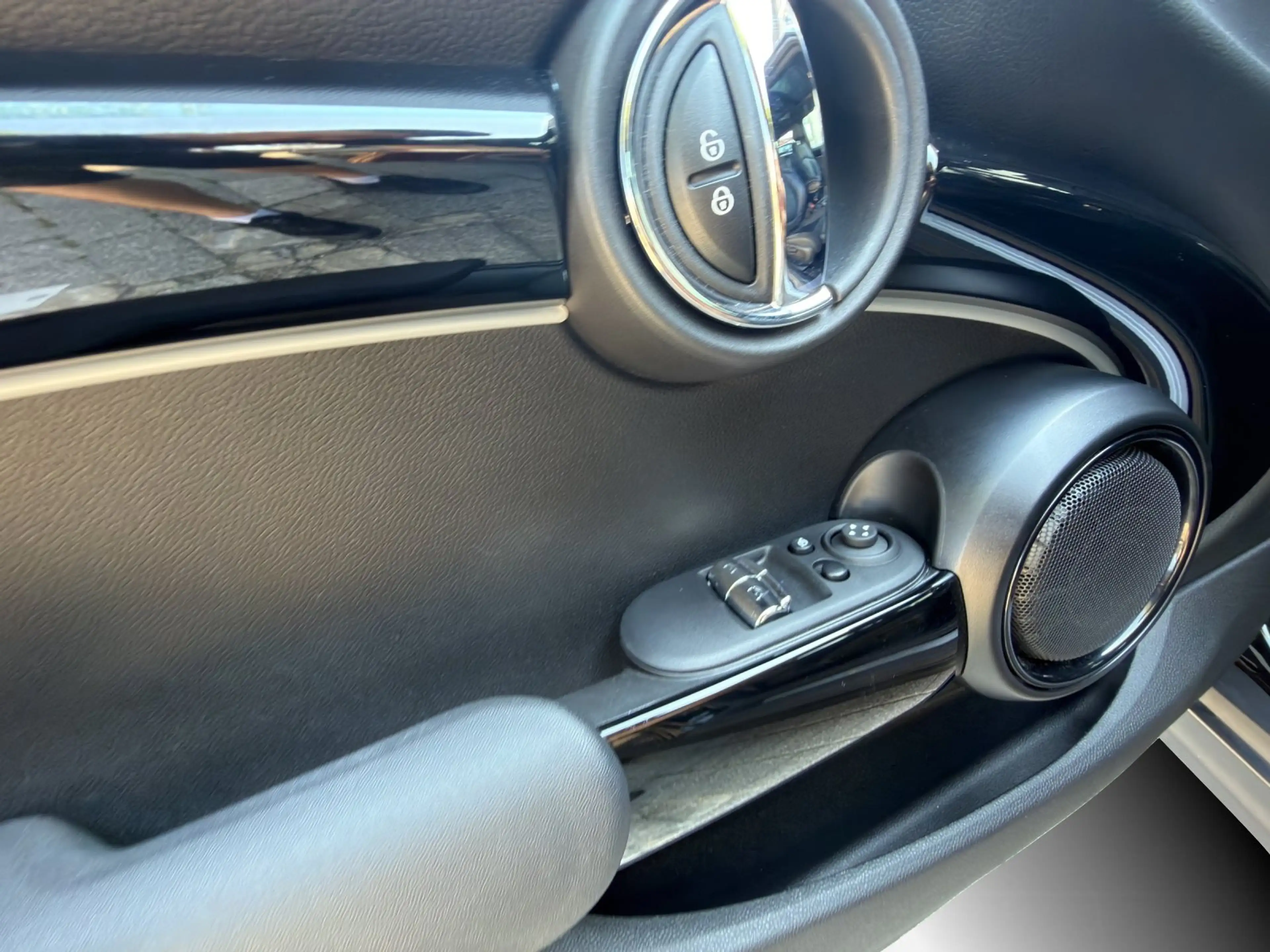 MINI Cooper SE Classic Pano HiFi Lenkhzg PianoBlack — photo 10