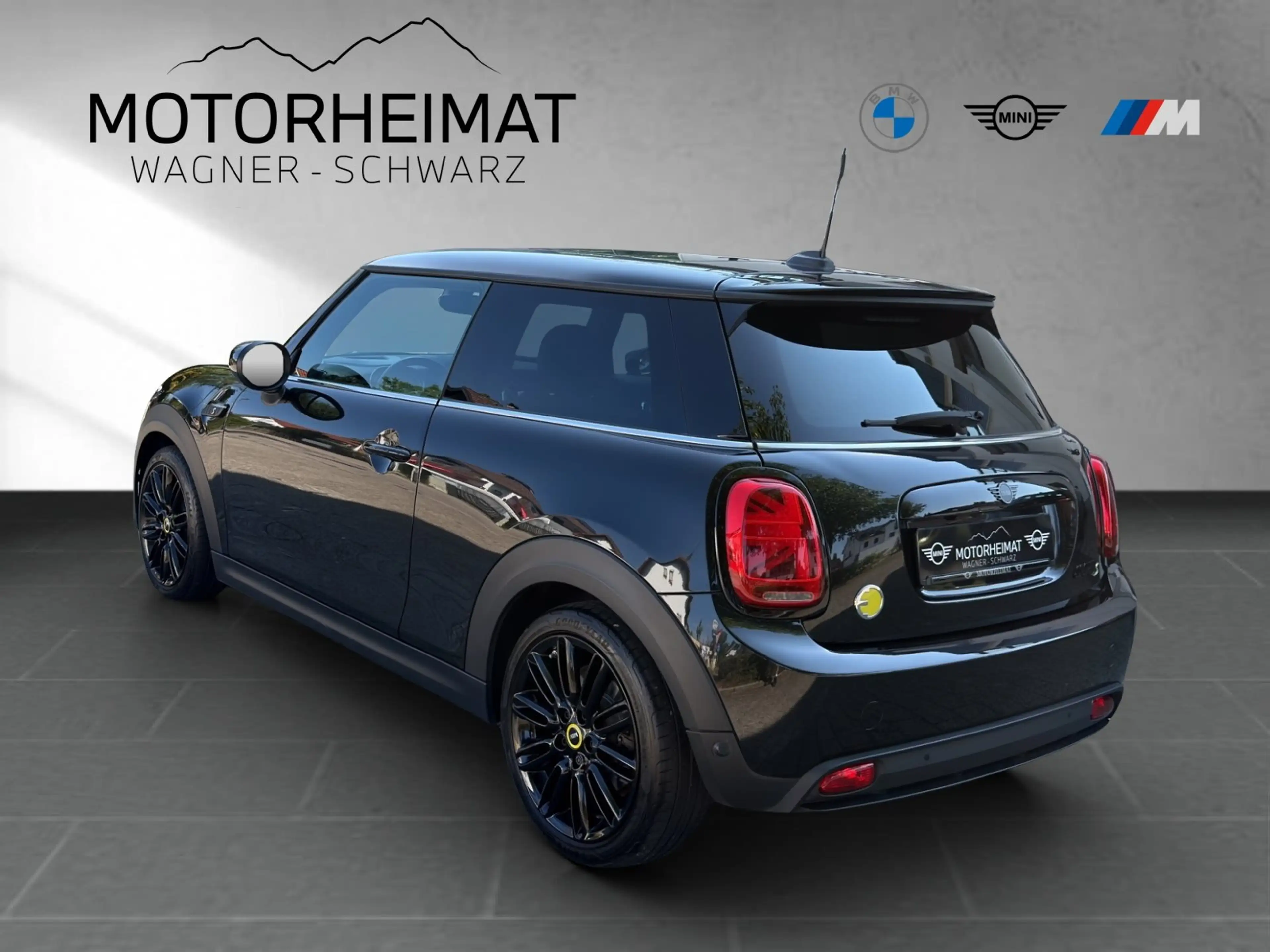 MINI Cooper SE Classic Pano HiFi Lenkhzg PianoBlack — photo 5