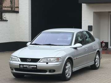 Vectra 1.8 Selection