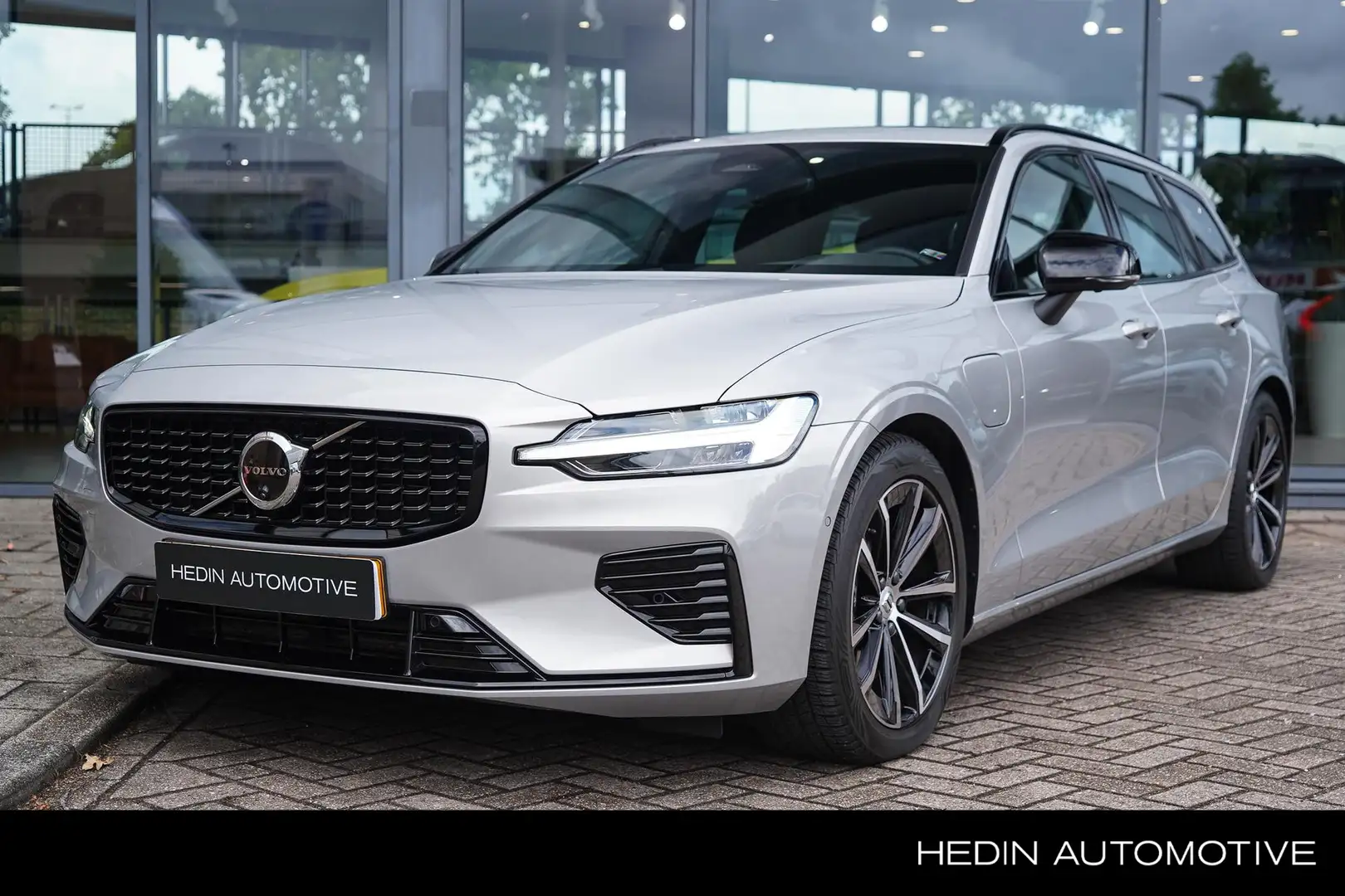 Volvo V60 T6 Recharge AWD Plus Dark Visual Park Assist | Ver Gris - 1