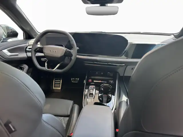 Audi S5 view 3