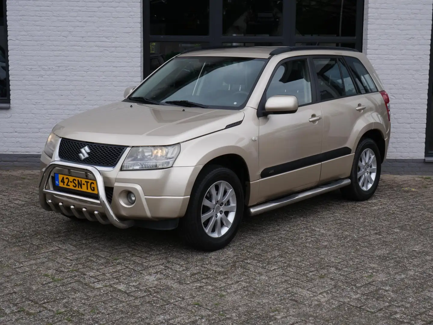 Suzuki Grand Vitara 2.0-16V Exclusive Aut. Airco Cruise Pdc Beige - 1