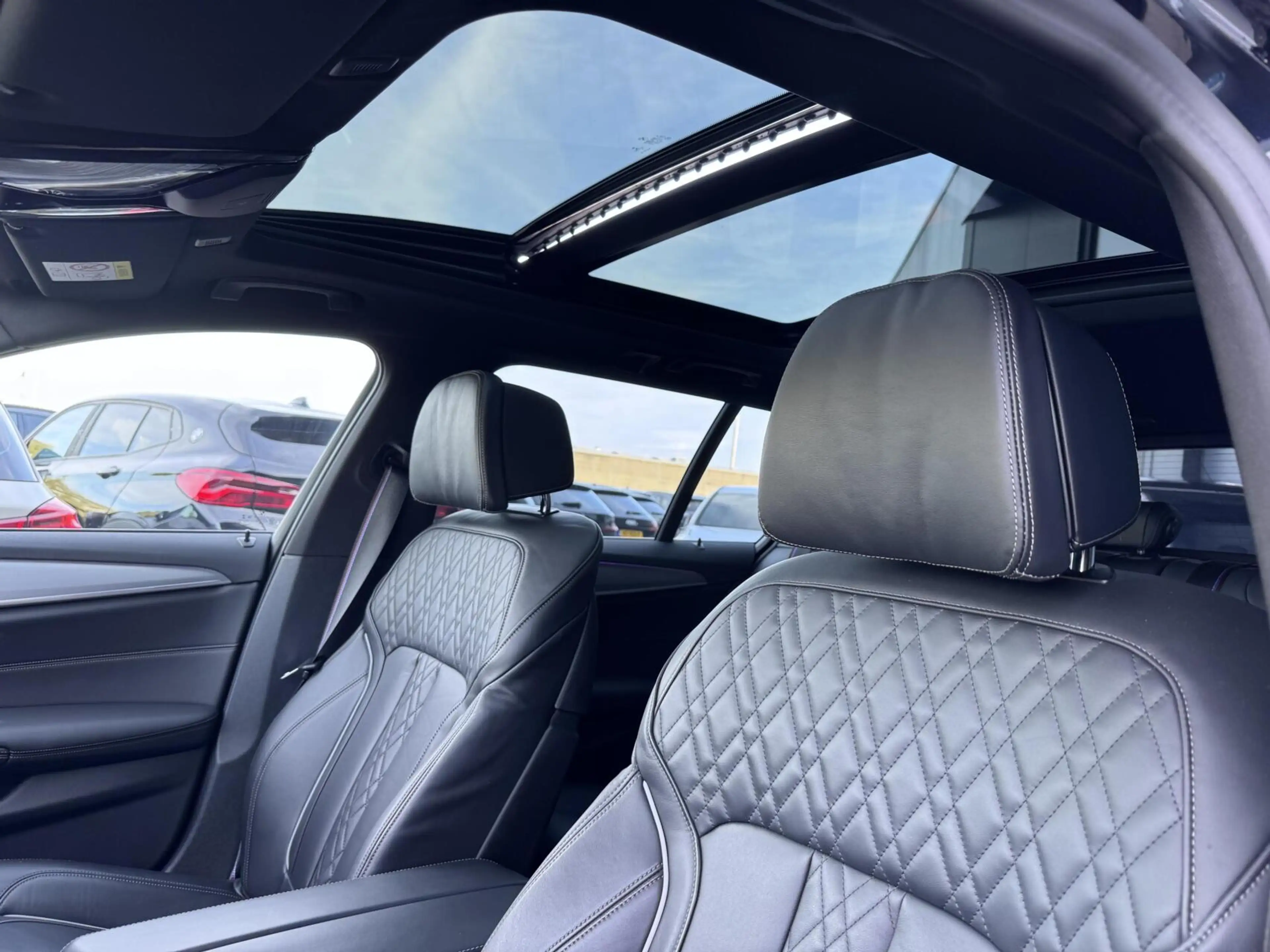 BMW 540 5-serie Touring 540i Touring xDrive M Sport NL AUT — photo 6
