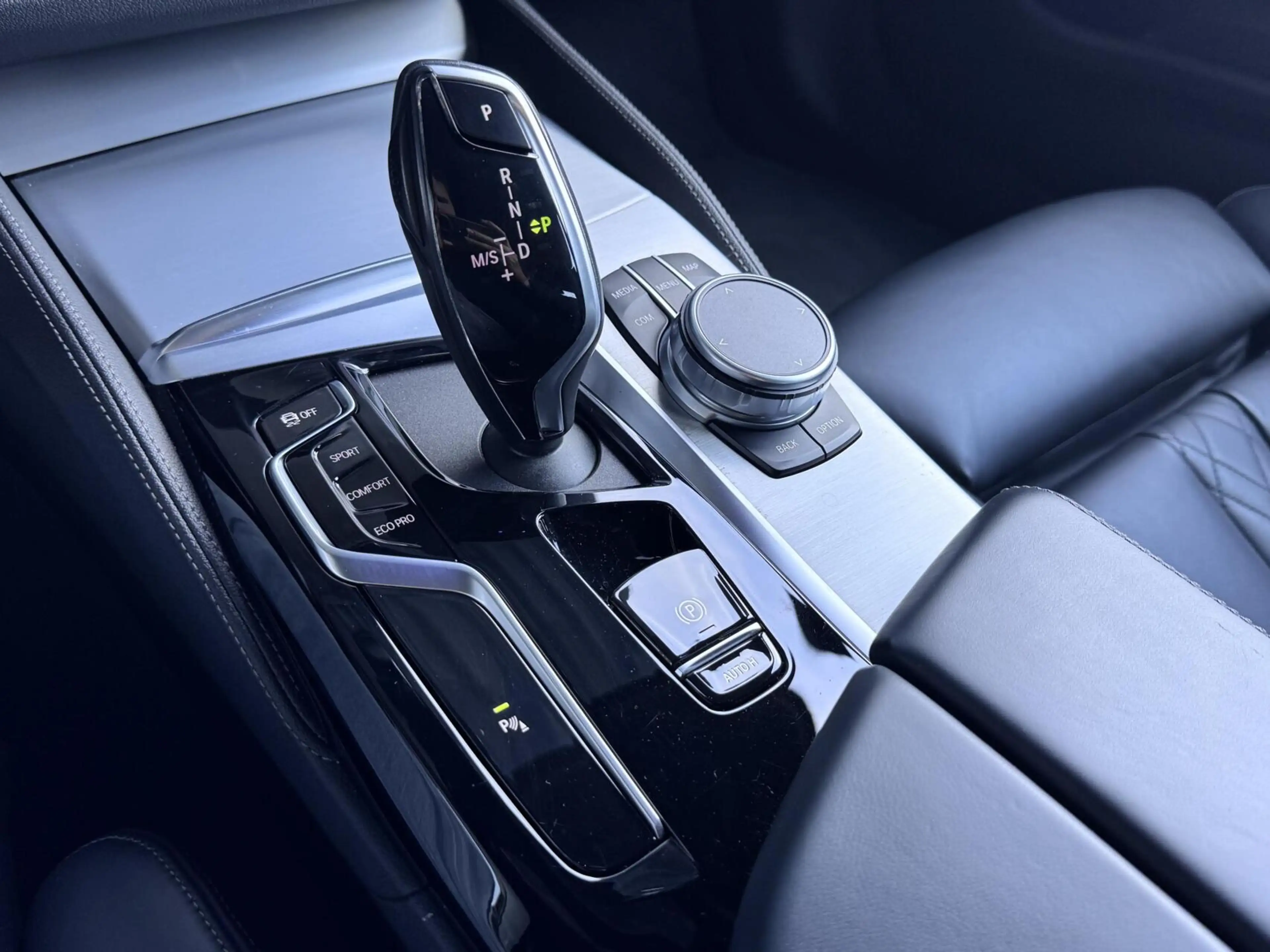 BMW 540 5-serie Touring 540i Touring xDrive M Sport NL AUT — photo 21