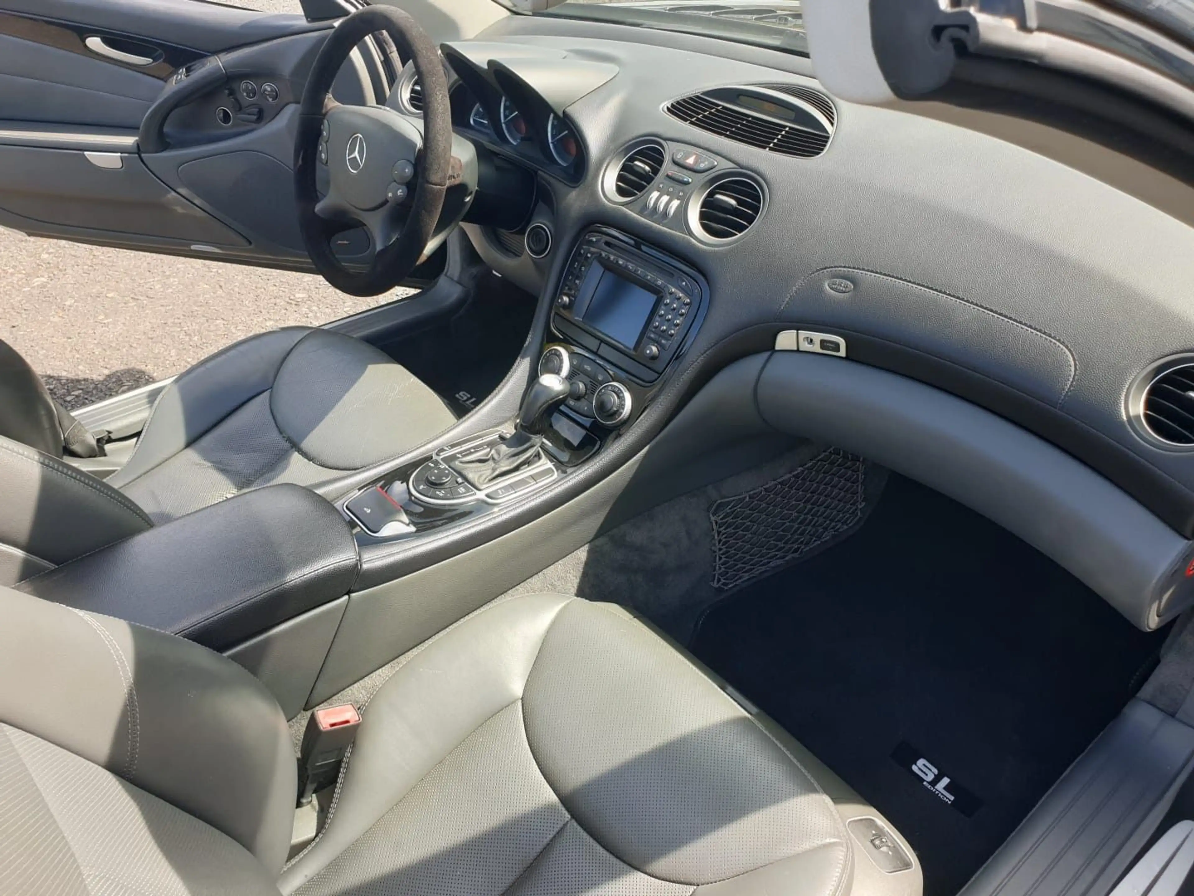 Mercedes-Benz SL 500 — photo 6