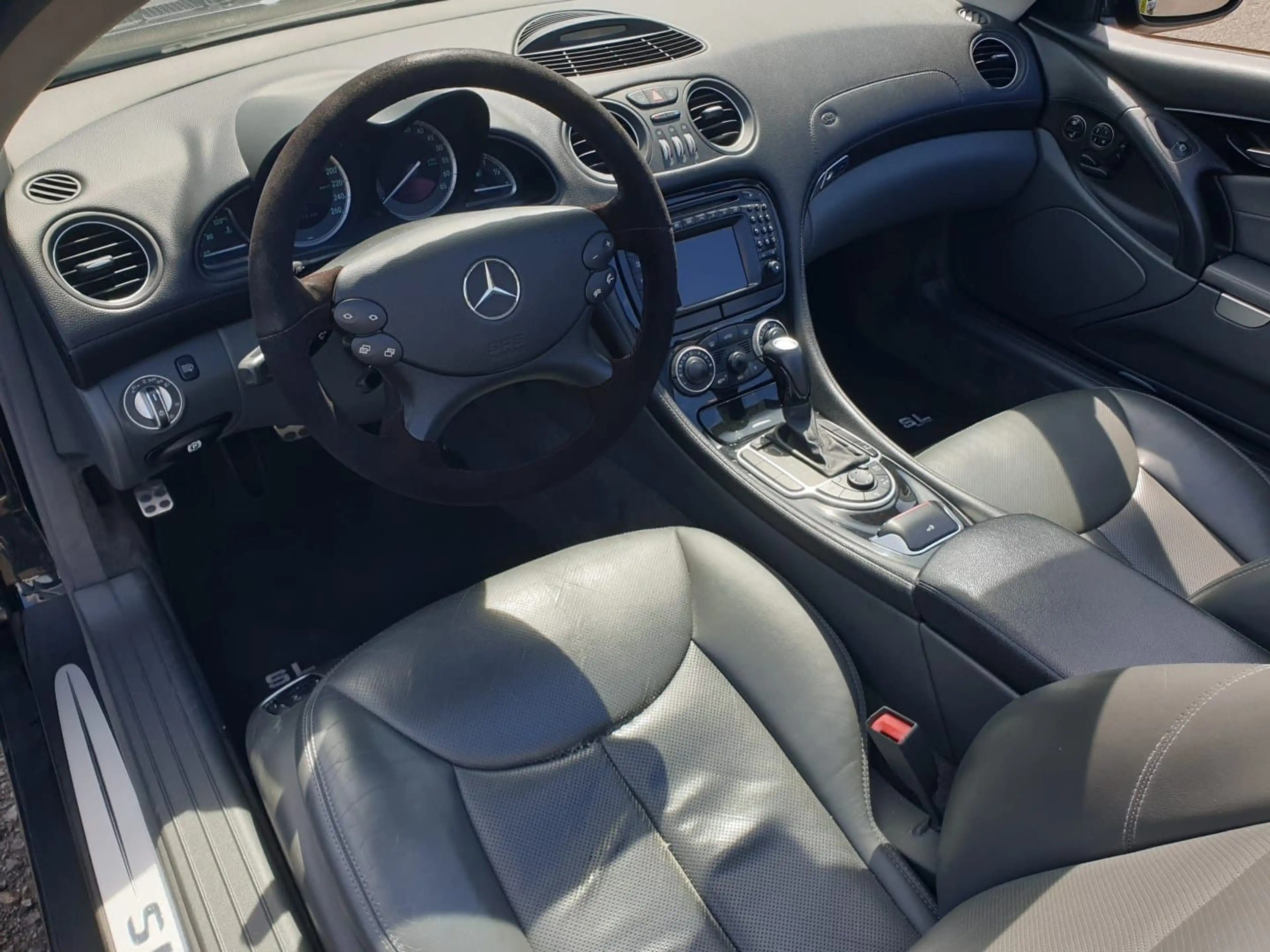 Mercedes-Benz SL 500 — photo 7