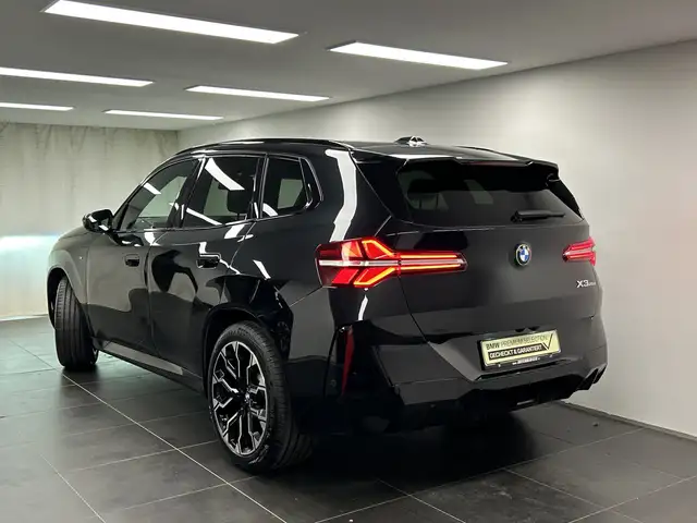 BMW X3 view 3