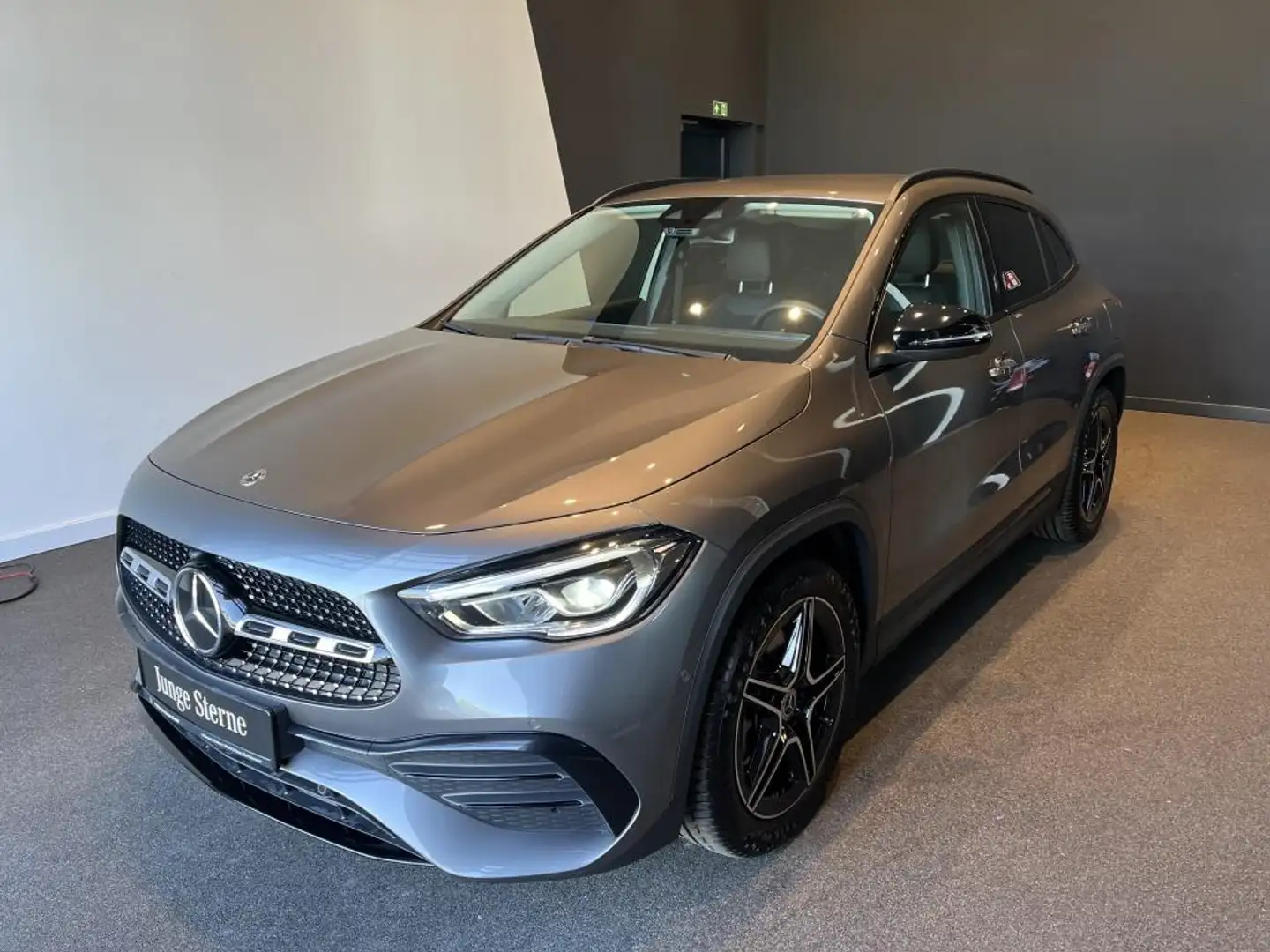 Mercedes-Benz GLA 250 4M +Memory+AMG+MBUX+KAMERA+Night+AHK+SHZ Grau - 1