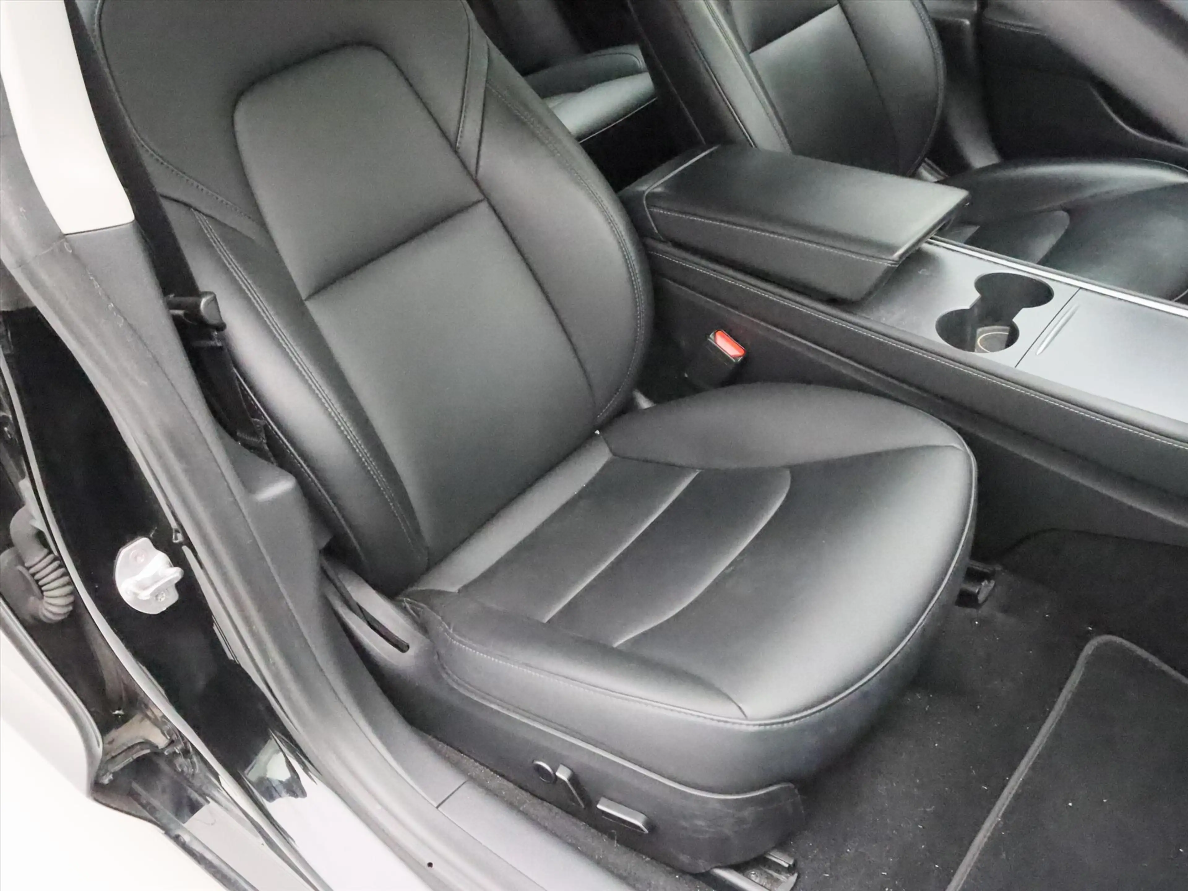Tesla Model 3 Standard RWD Plus FACELIFT 90,4% SoH [ LFP-ACCU+WA — photo 15