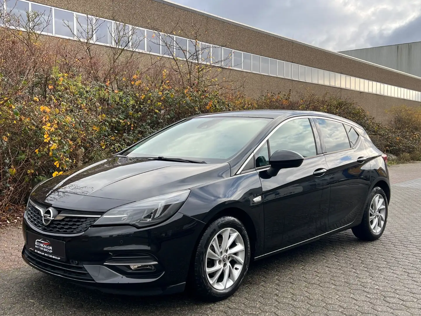 Opel Astra K Elegance 1.2 145PS FL*SH*NAVI*KAM*KLIMA Schwarz - 2