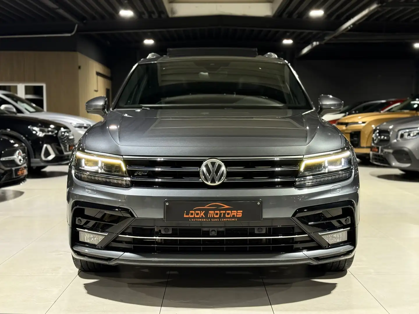 Volkswagen Tiguan Allspace R-line 2.0 TDI DSG 150cv PANO 7 PLACES CARPLAY CAM Grau - 2