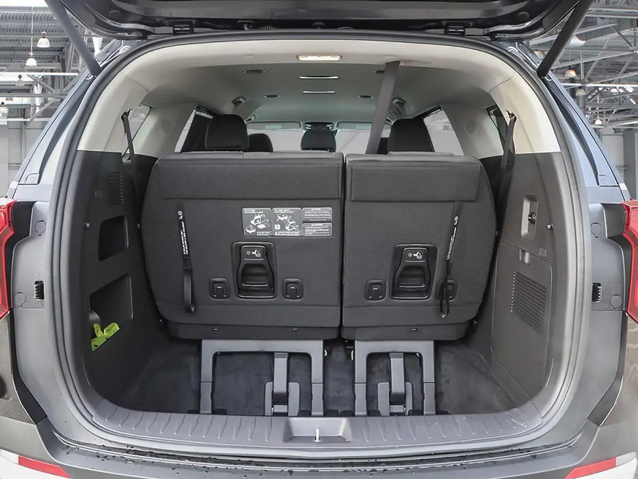 Kia Carnival снимка Kia Carnival